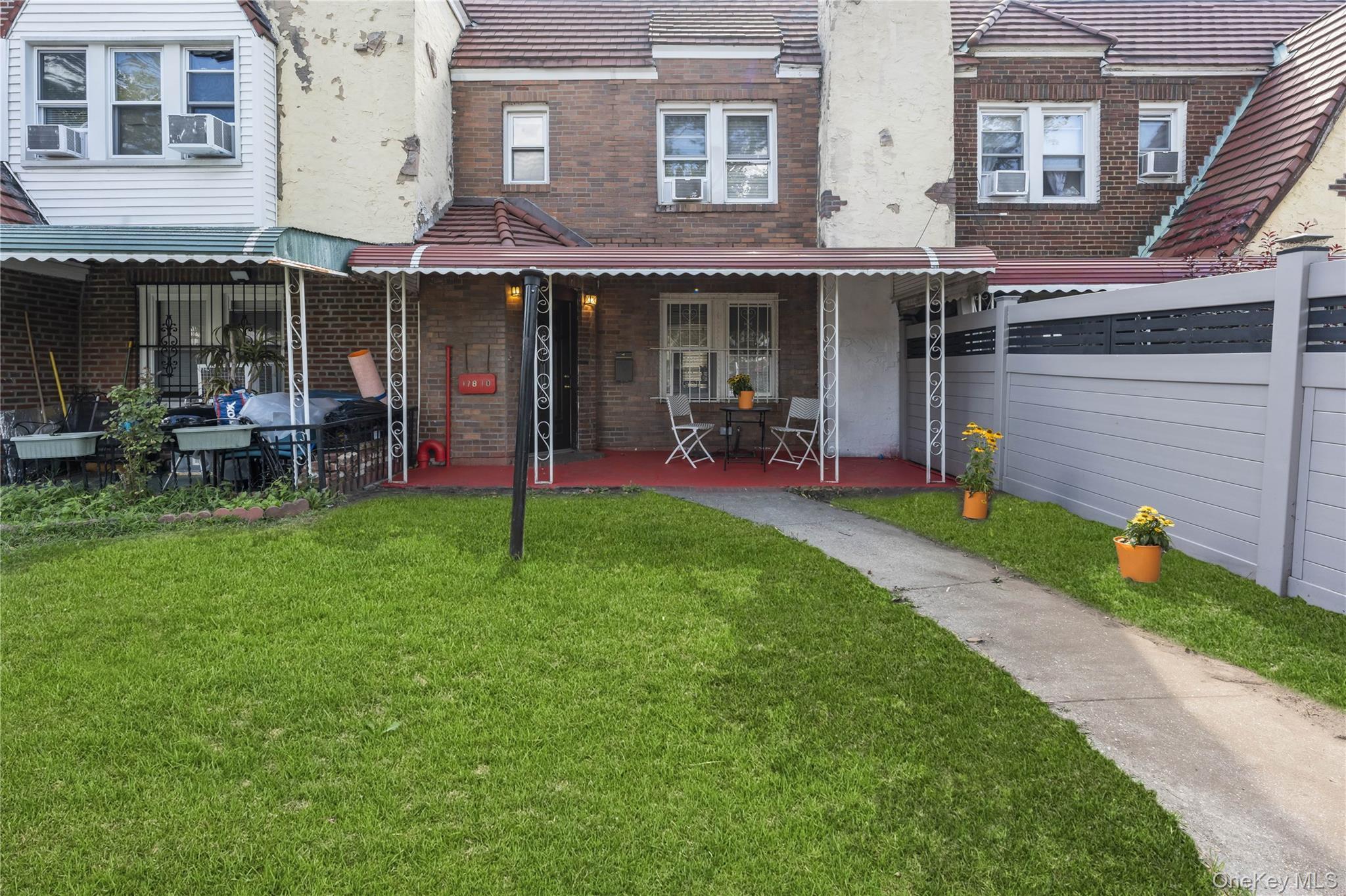 Single Family Leslie  Queens, NY 11434, MLS-909271-2