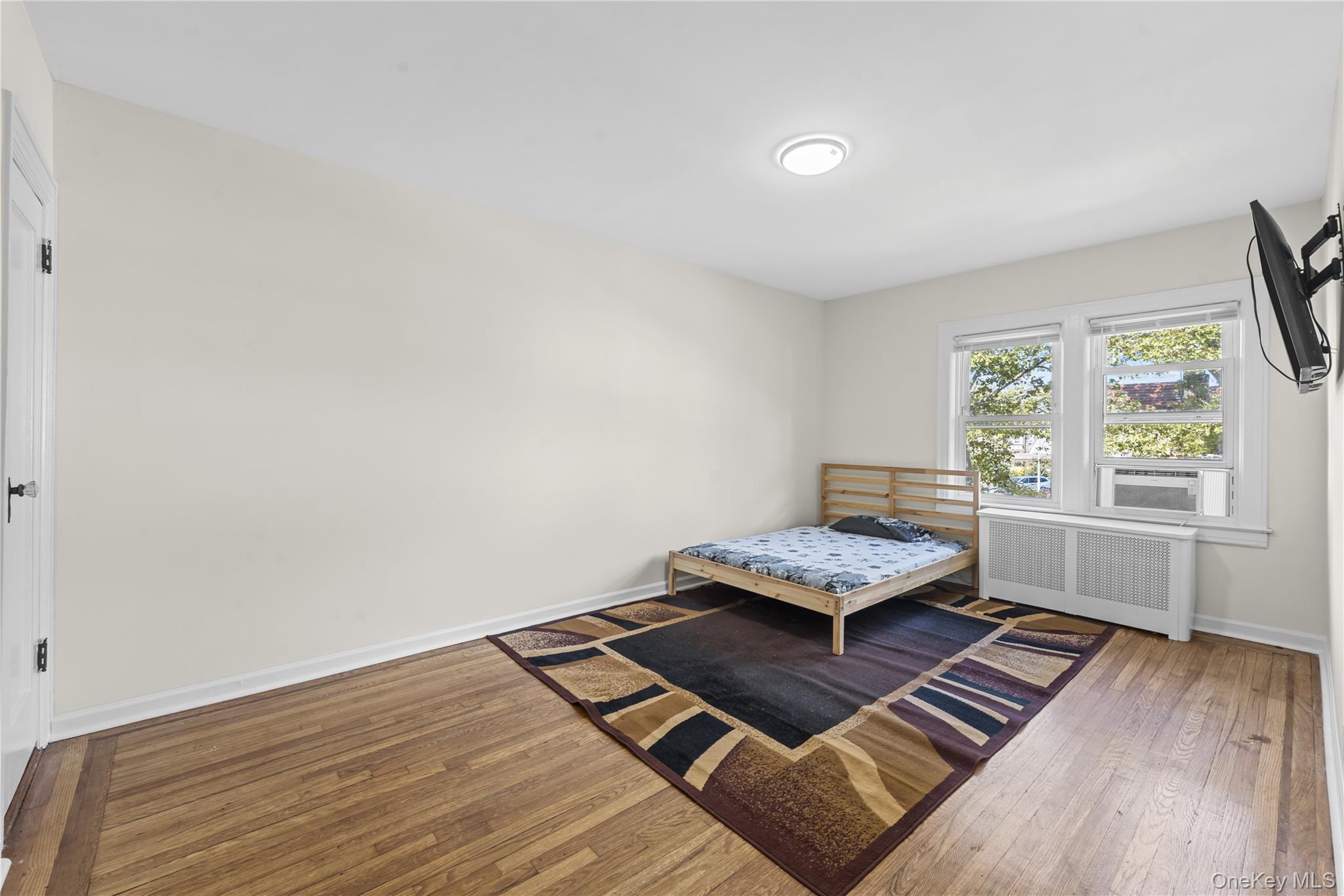 Single Family Leslie  Queens, NY 11434, MLS-909271-21