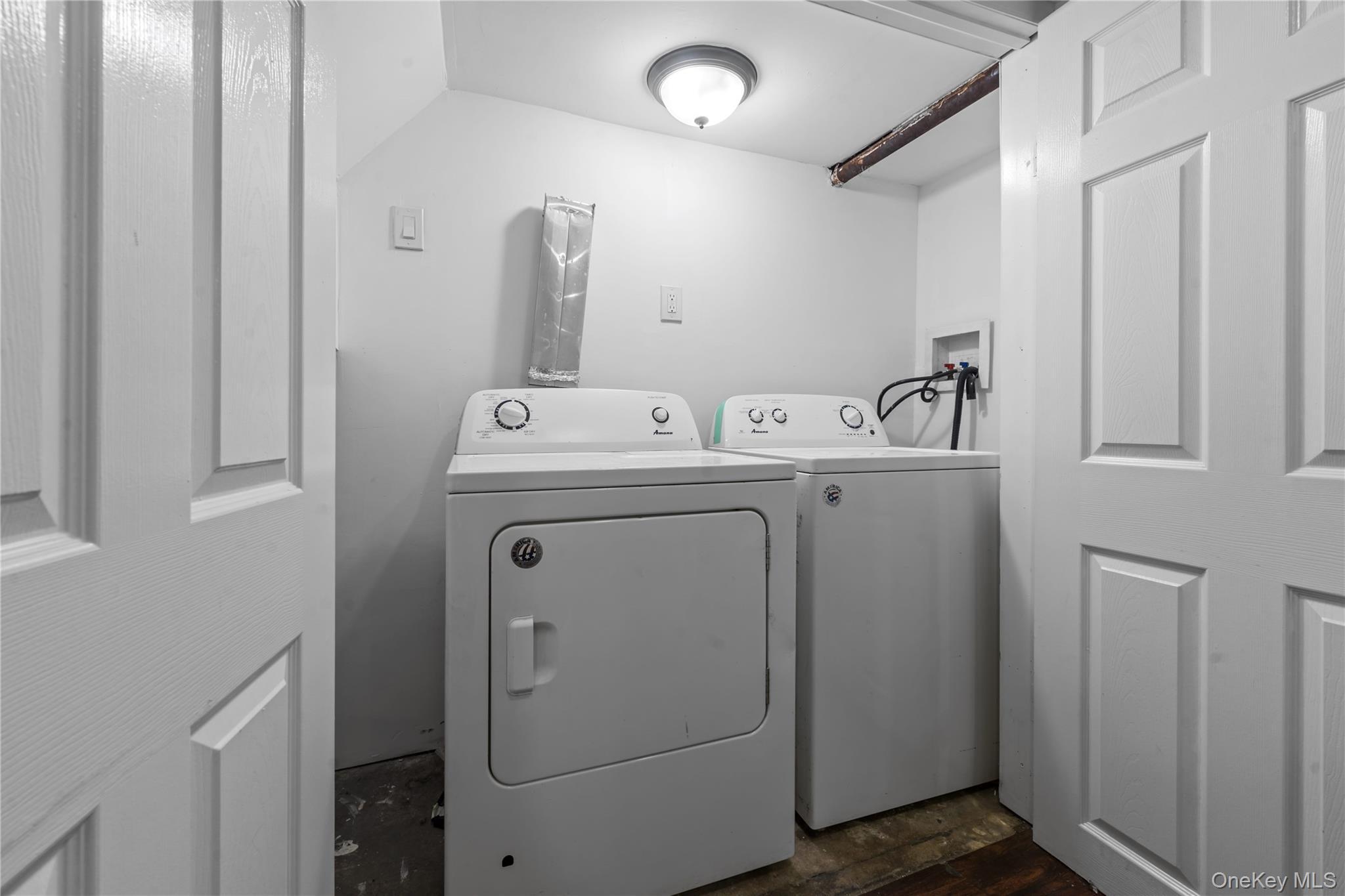 Single Family Leslie  Queens, NY 11434, MLS-909271-24