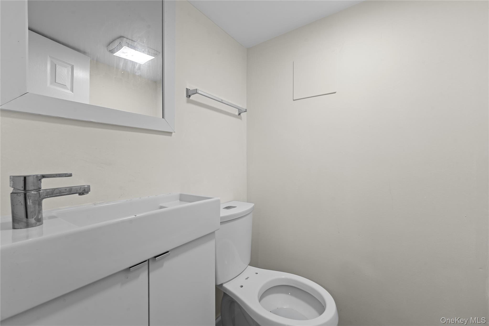 Single Family Leslie  Queens, NY 11434, MLS-909271-25