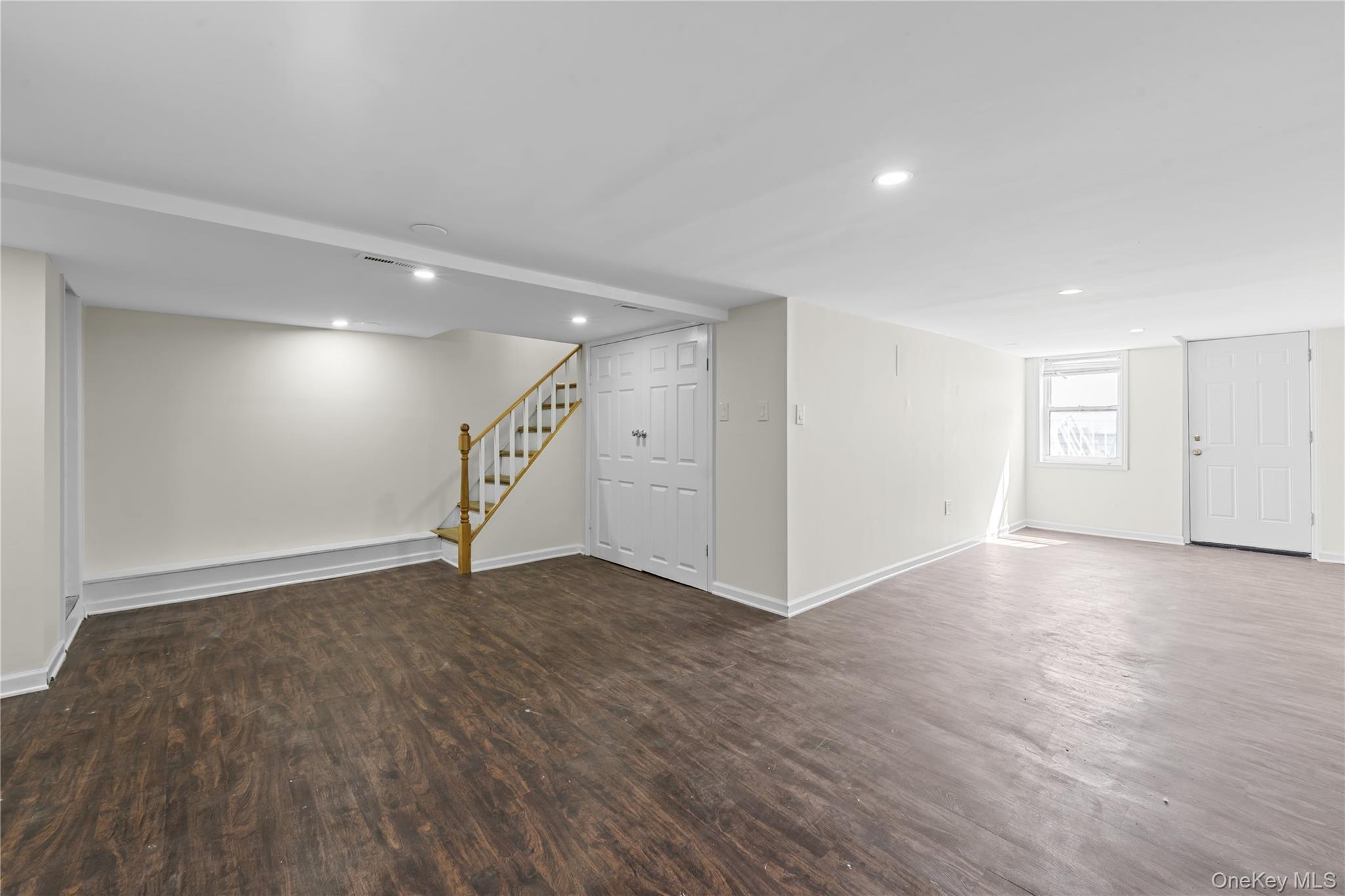 Single Family Leslie  Queens, NY 11434, MLS-909271-27