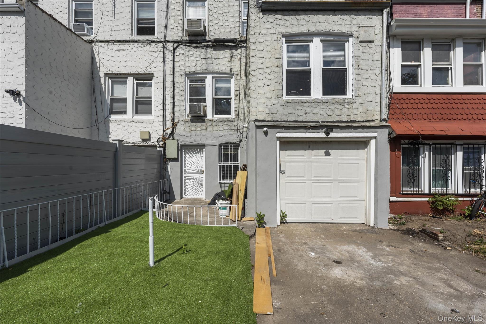 Single Family Leslie  Queens, NY 11434, MLS-909271-33