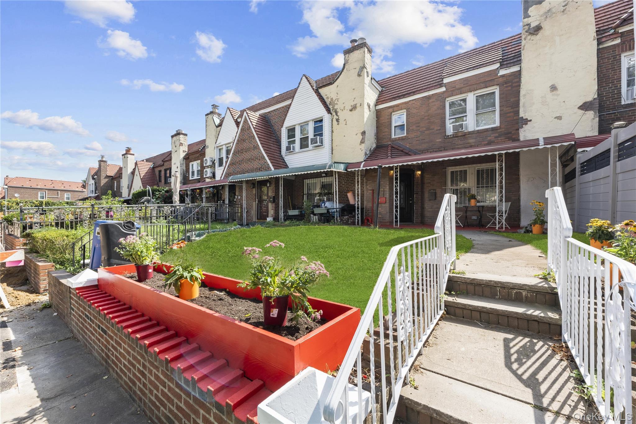 Single Family Leslie  Queens, NY 11434, MLS-909271-4