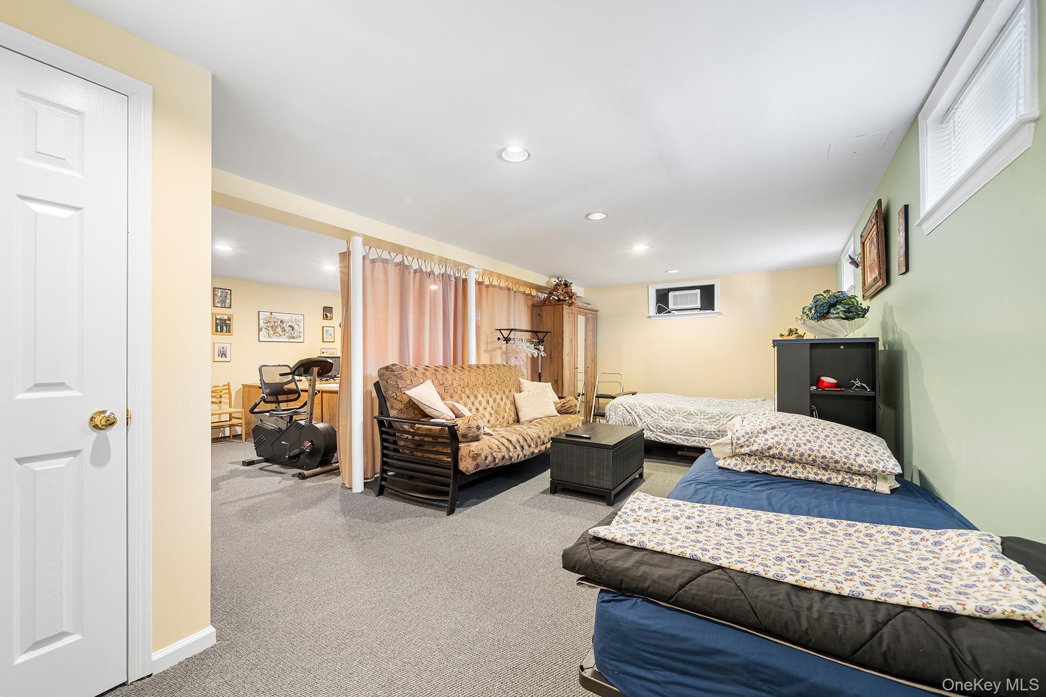 Single Family Dewey  Nassau County, NY 11710, MLS-909292-29