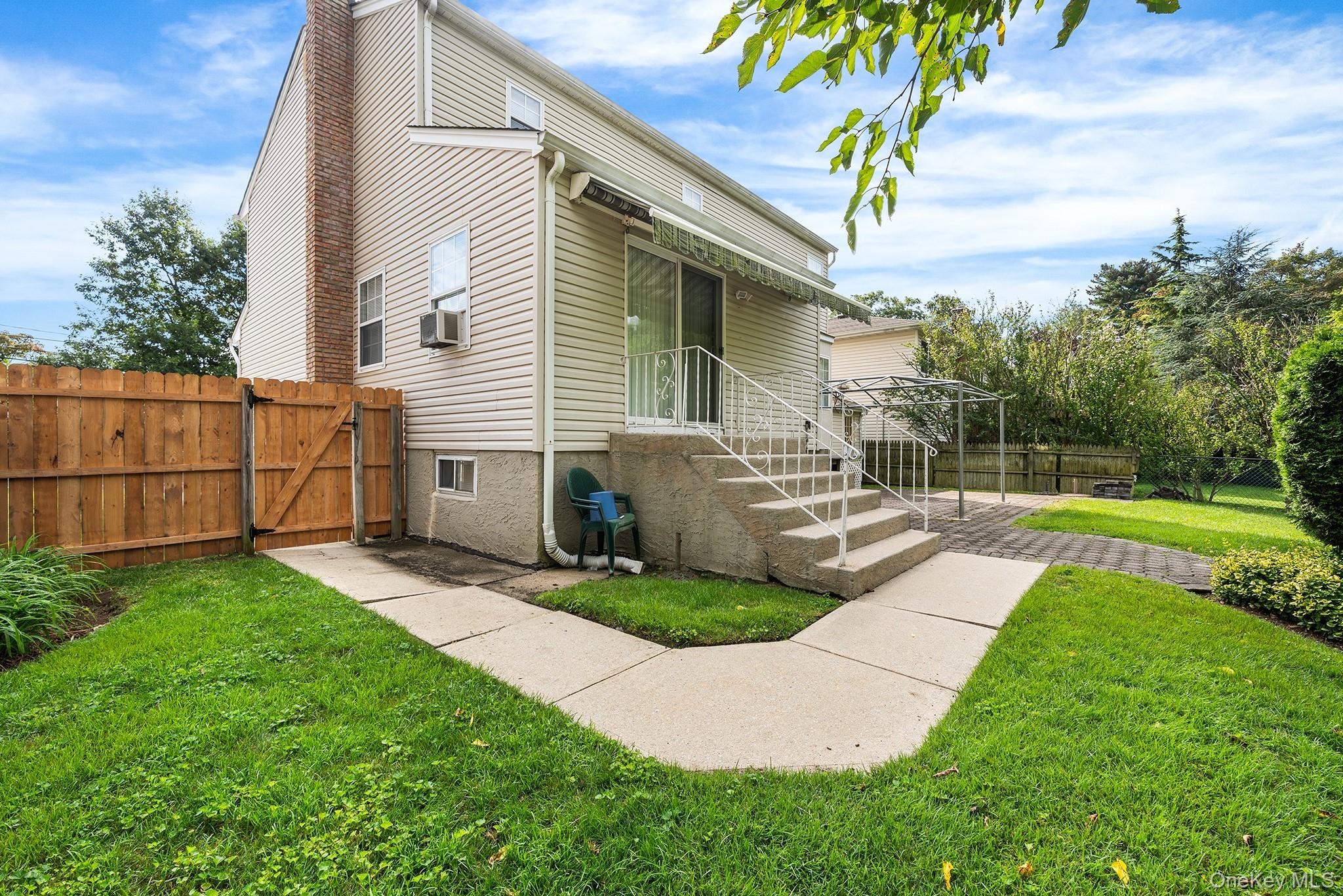 Single Family Dewey  Nassau County, NY 11710, MLS-909292-40