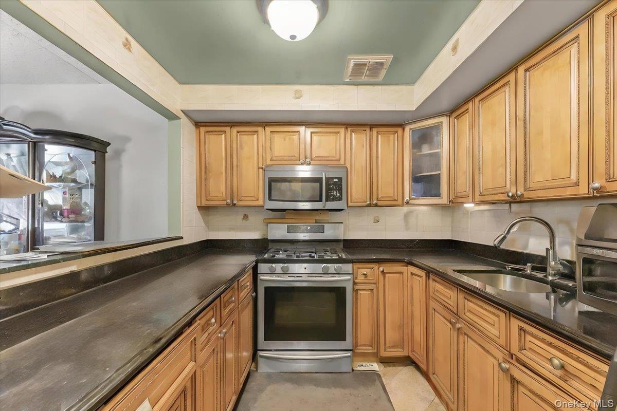 Single Family Crotona  Bronx, NY 10456, MLS-909320-16