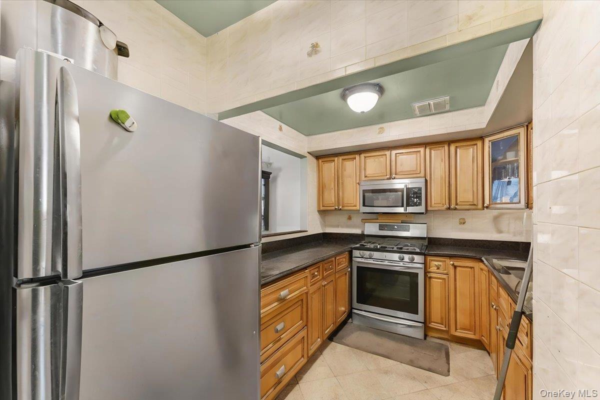 Single Family Crotona  Bronx, NY 10456, MLS-909320-17