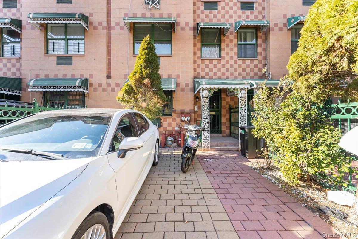 Single Family Crotona  Bronx, NY 10456, MLS-909320-2