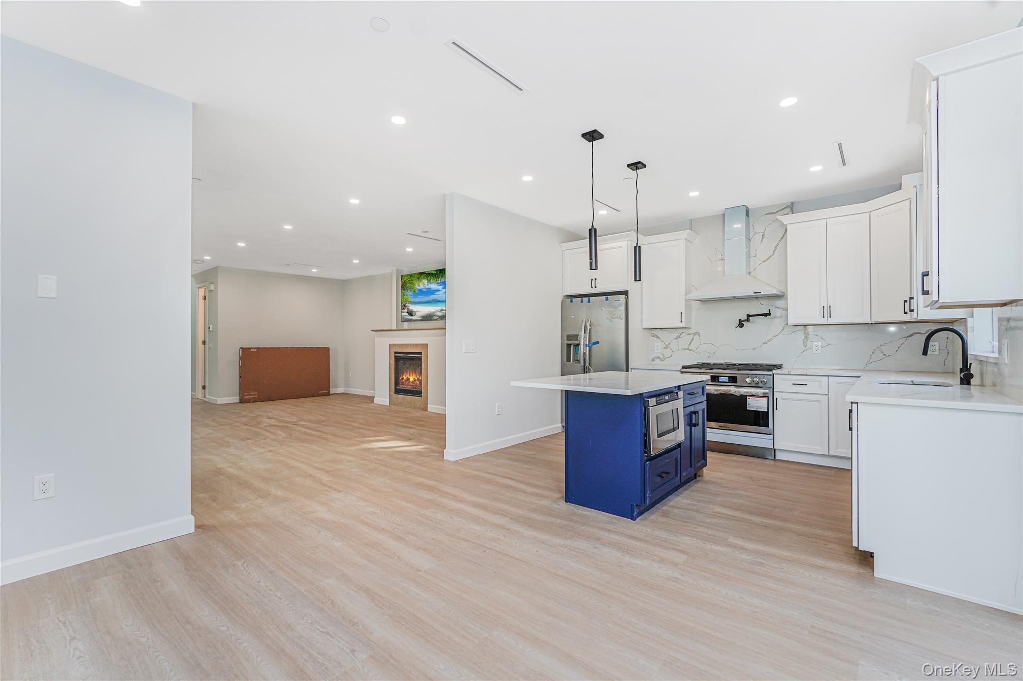 Single Family Poillon Ave Staten Island, NY 10312, MLS-909327-11