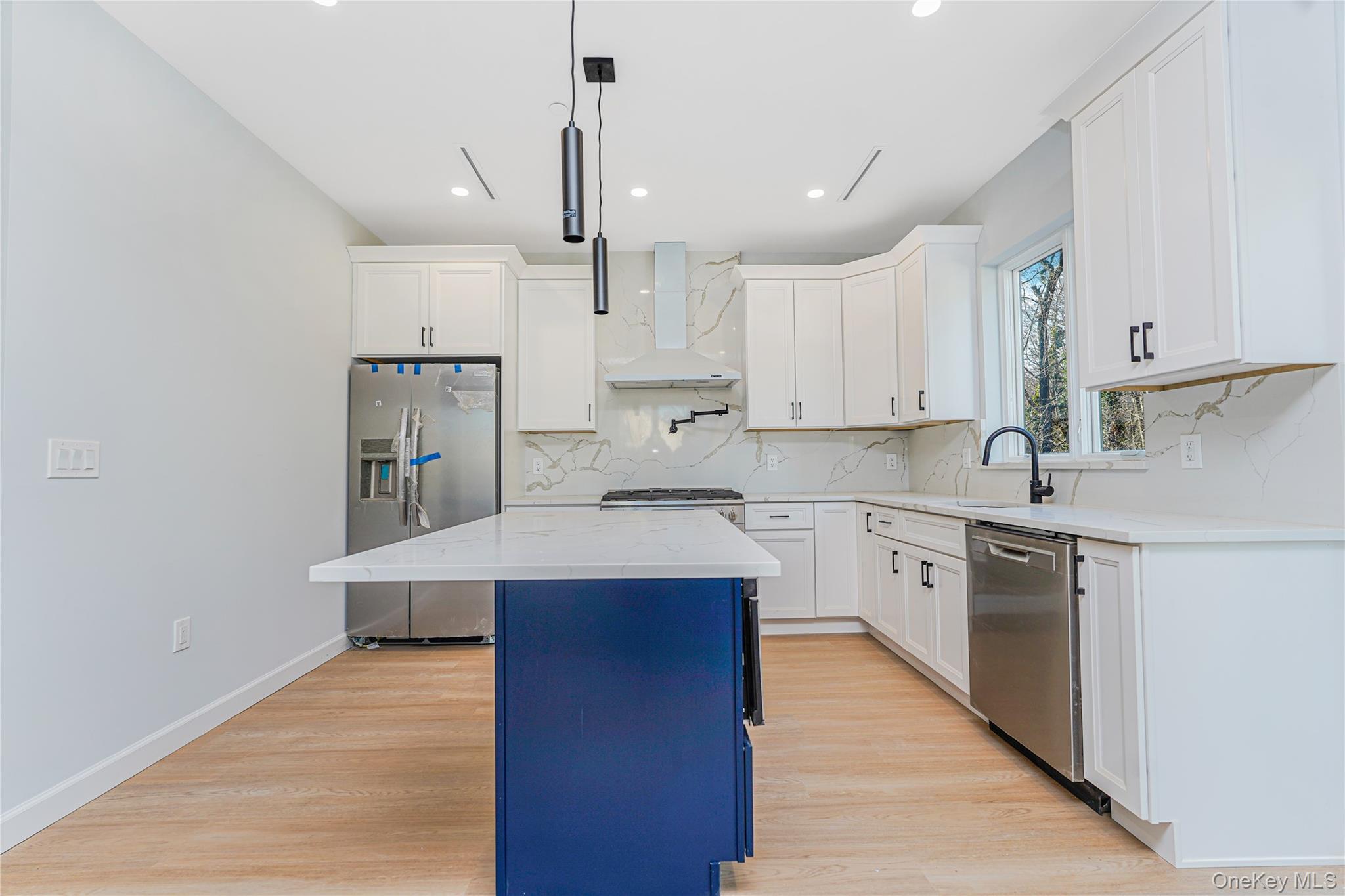 Single Family Poillon Ave Staten Island, NY 10312, MLS-909327-12