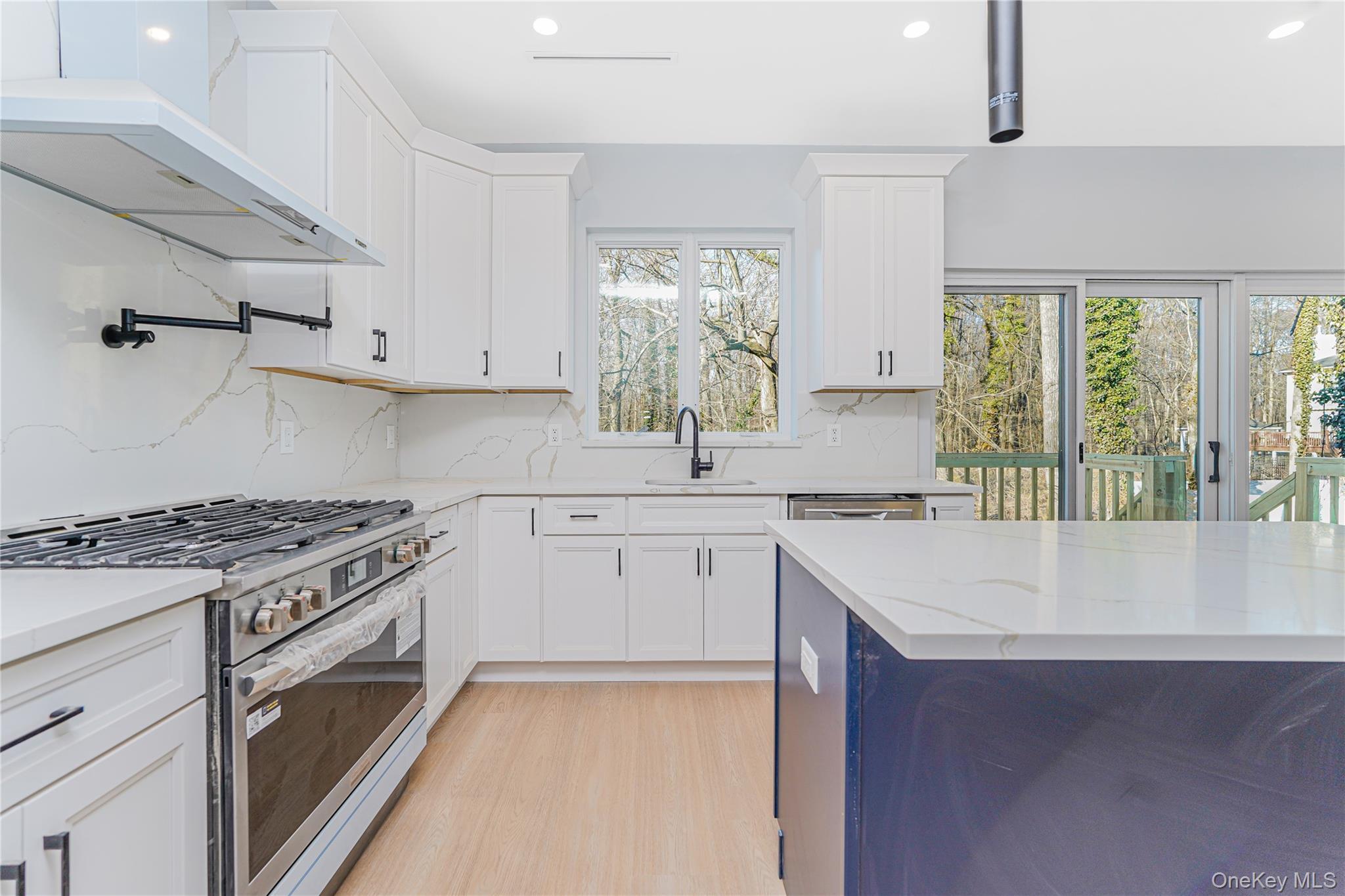 Single Family Poillon Ave Staten Island, NY 10312, MLS-909327-13