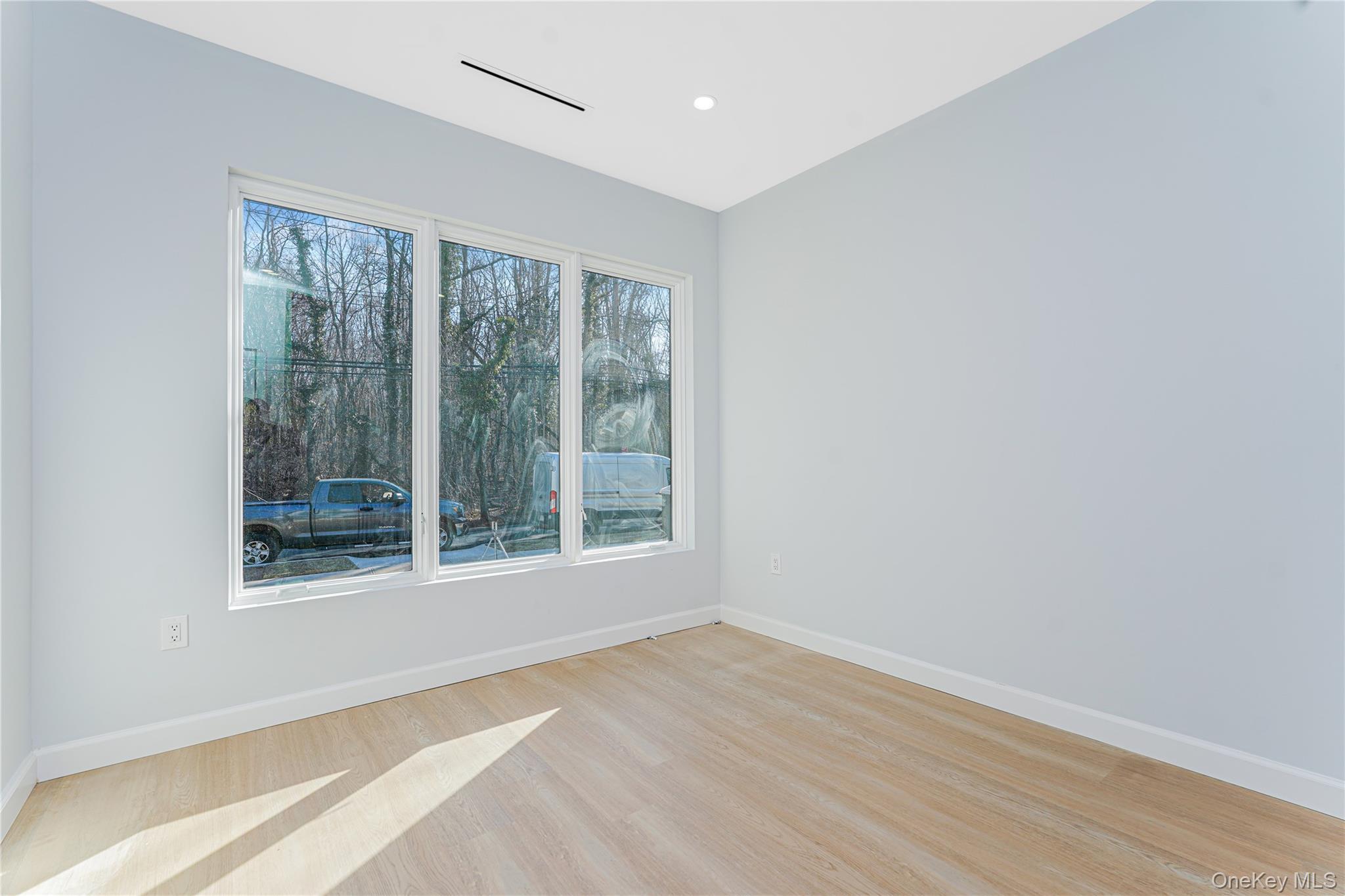 Single Family Poillon Ave Staten Island, NY 10312, MLS-909327-16