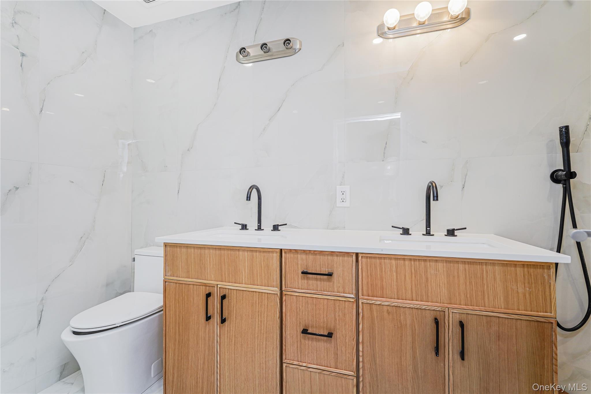 Single Family Poillon Ave Staten Island, NY 10312, MLS-909327-22