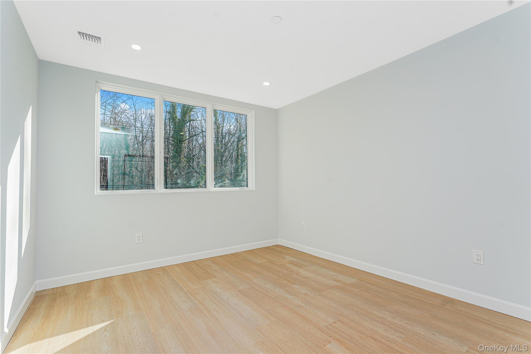 Single Family Poillon Ave Staten Island, NY 10312, MLS-909327-25