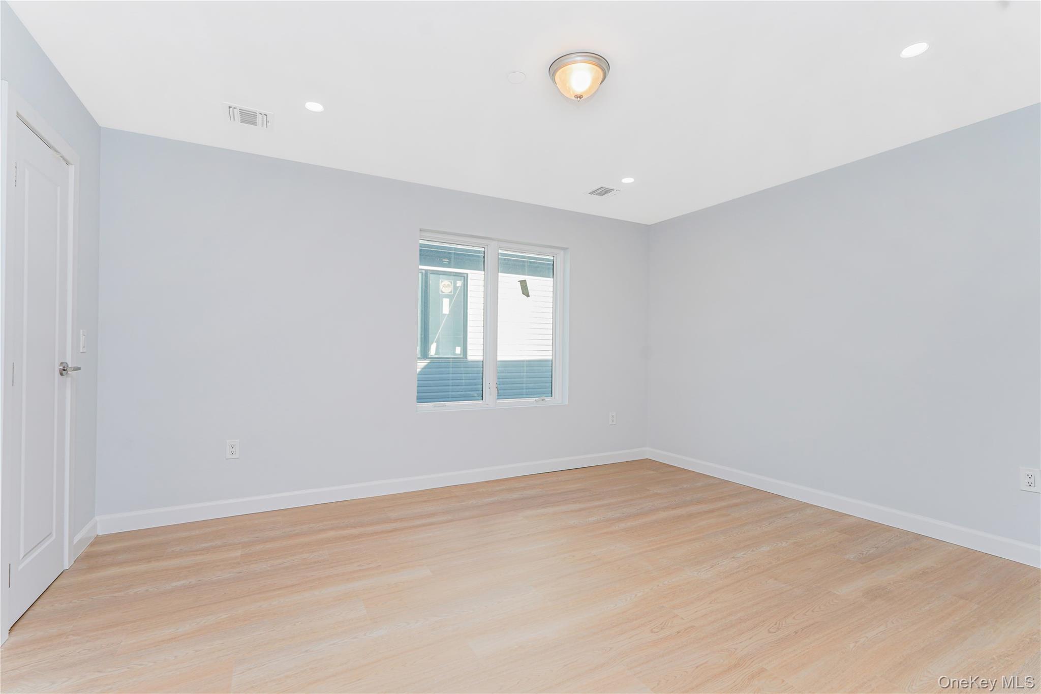 Single Family Poillon Ave Staten Island, NY 10312, MLS-909327-26