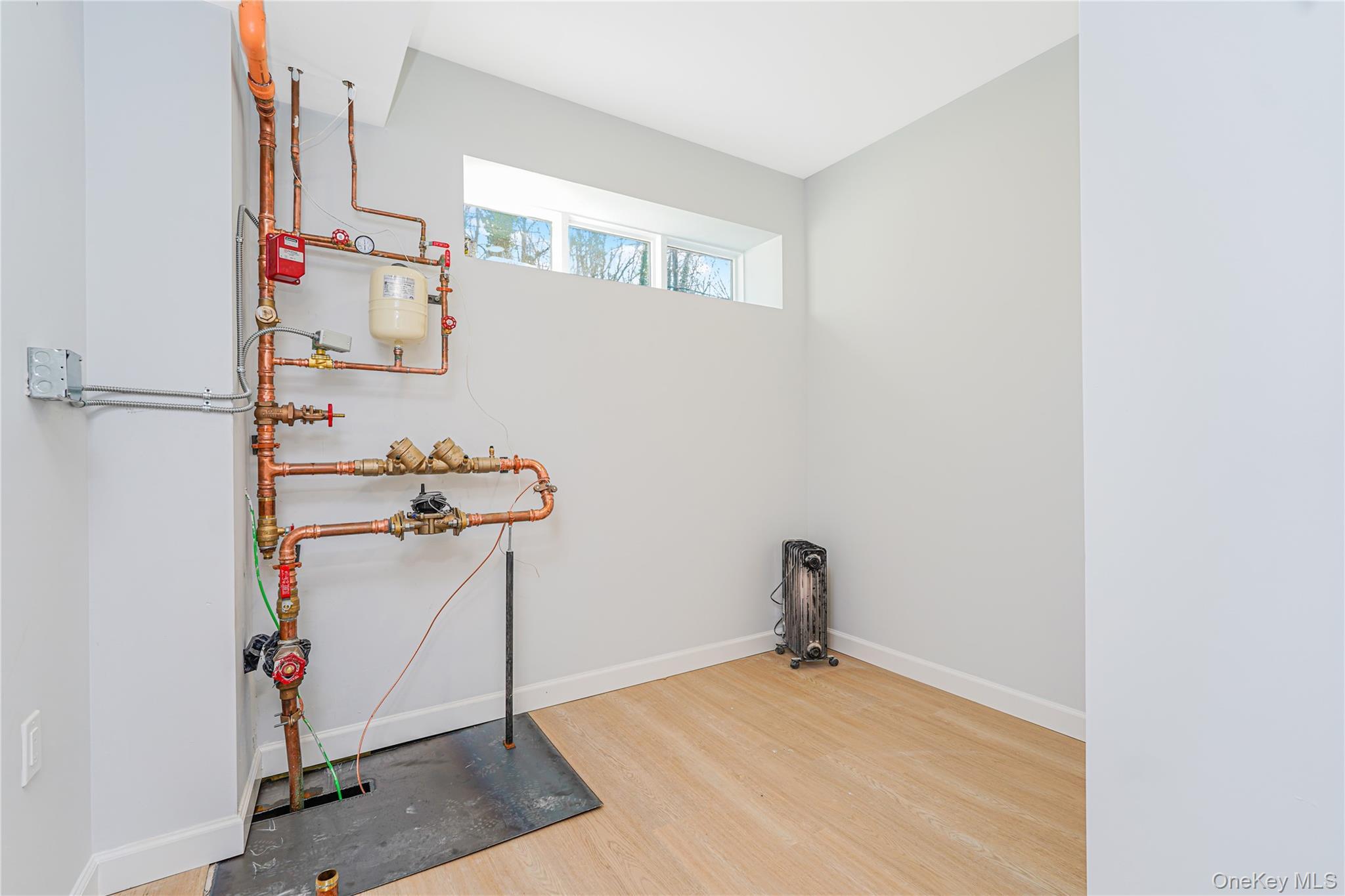 Single Family Poillon Ave Staten Island, NY 10312, MLS-909327-29