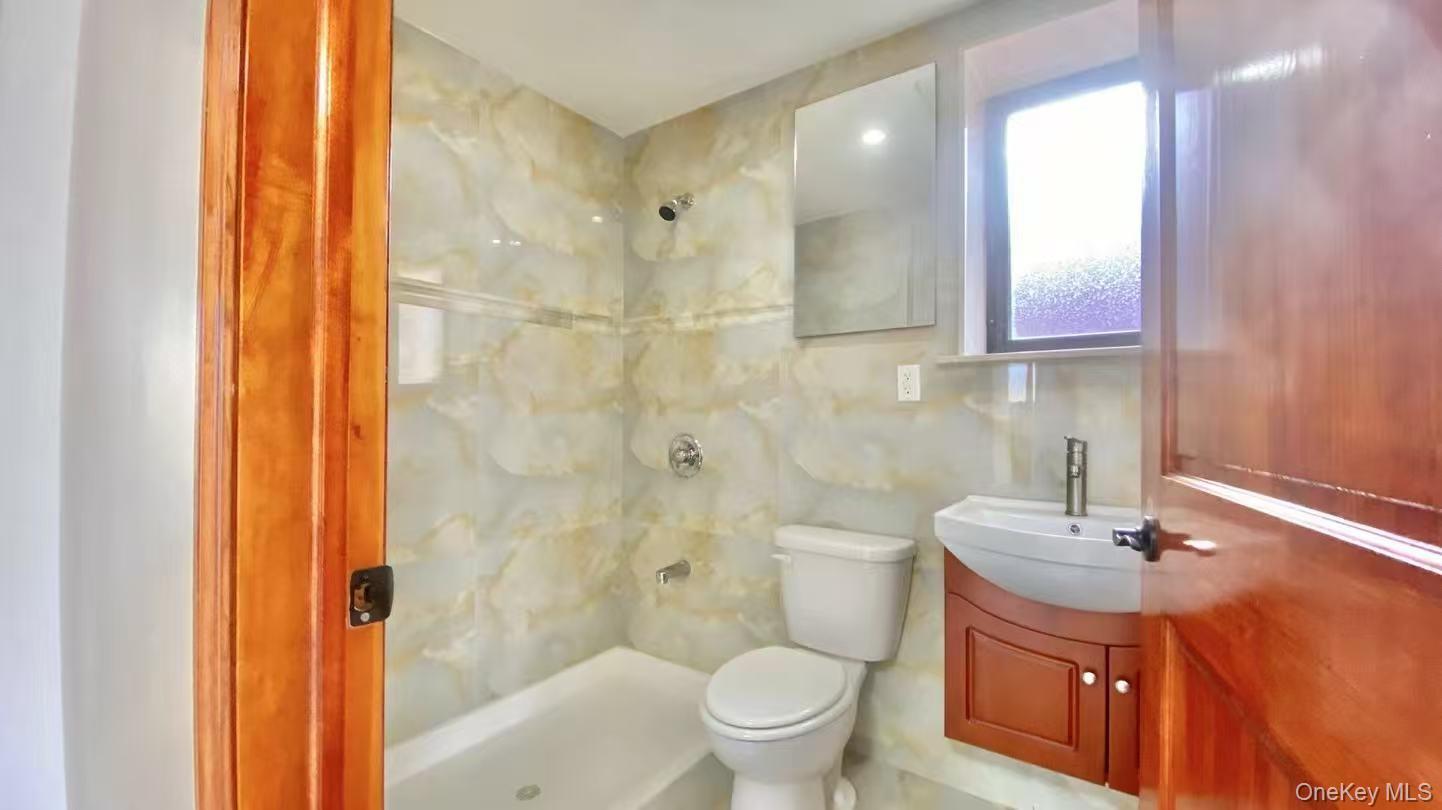 Condo 41st  Queens, NY 11368, MLS-909396-8