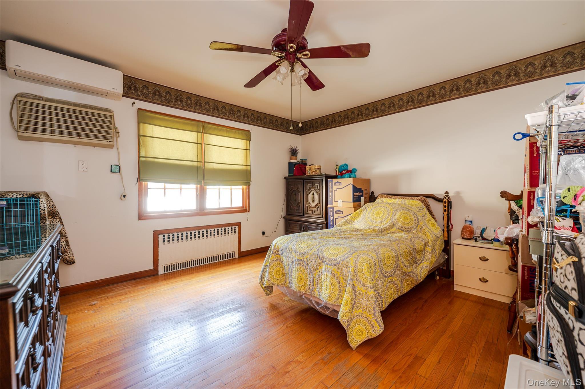 Single Family Collfield Staten Island, NY 10314, MLS-909409-10