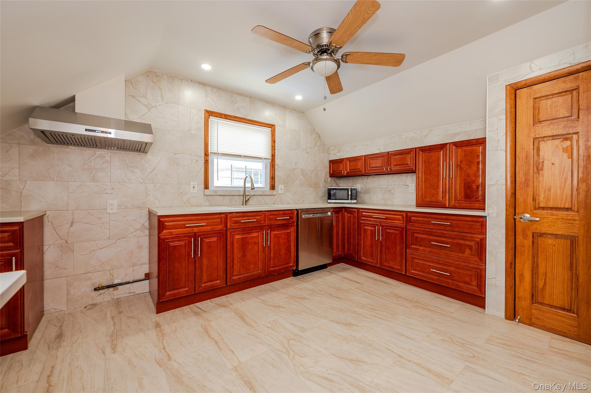 Single Family Collfield Staten Island, NY 10314, MLS-909409-14