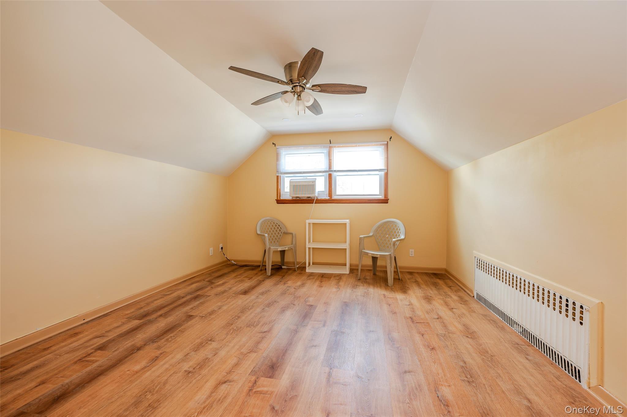 Single Family Collfield Staten Island, NY 10314, MLS-909409-17