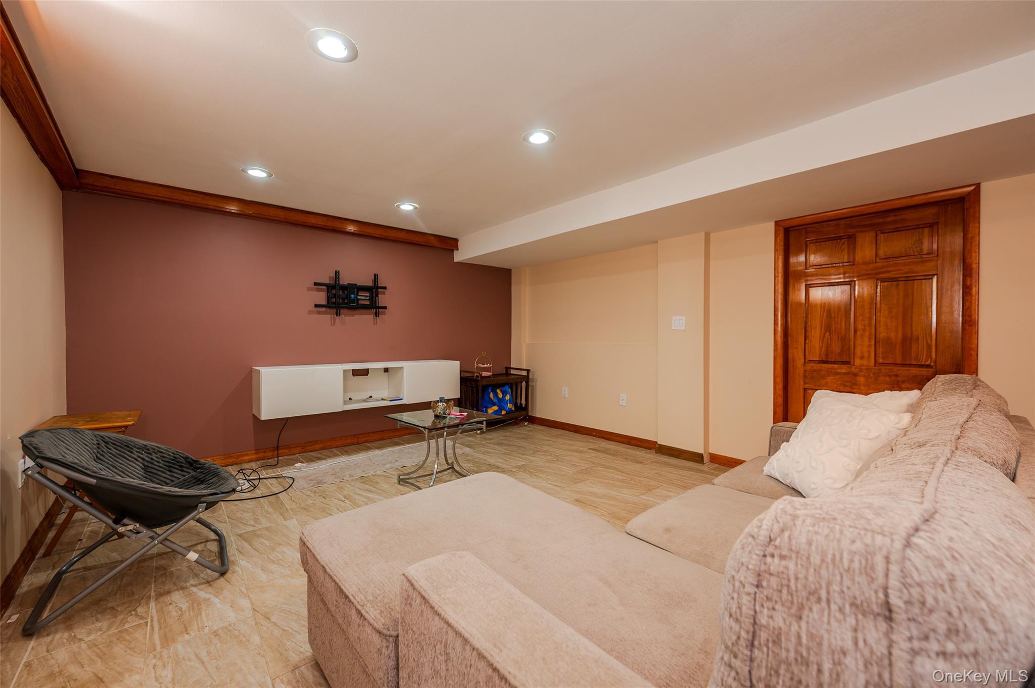 Single Family Collfield Staten Island, NY 10314, MLS-909409-24