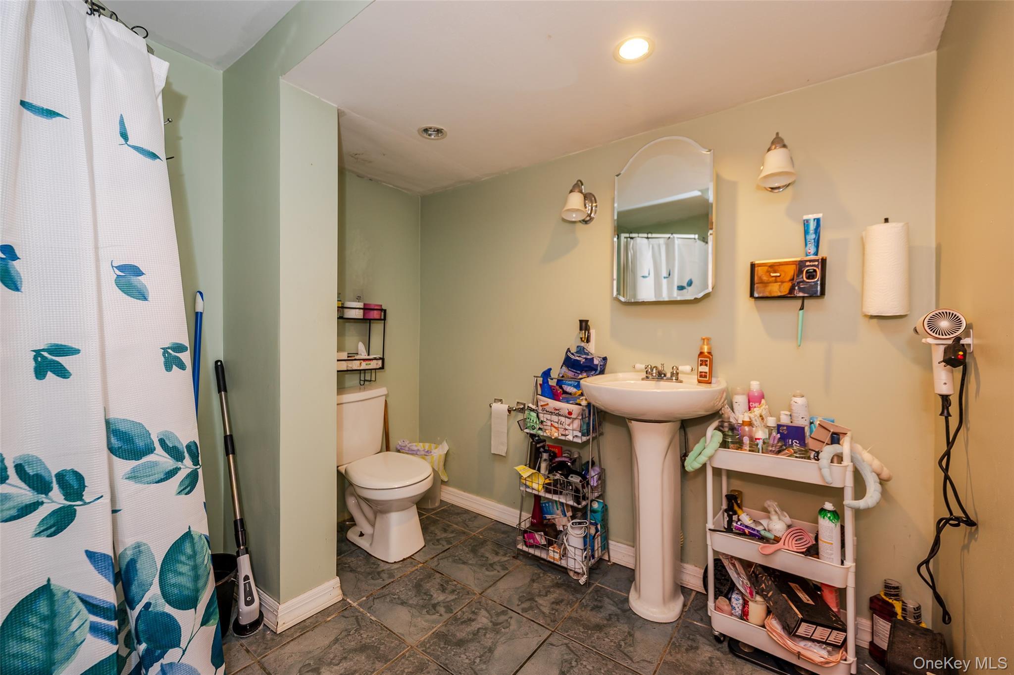 Single Family Collfield Staten Island, NY 10314, MLS-909409-29