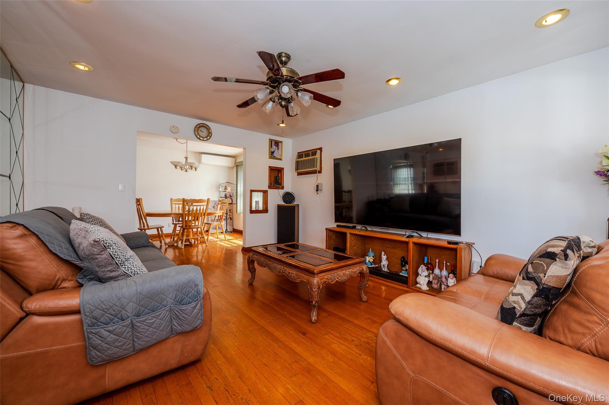 Single Family Collfield Staten Island, NY 10314, MLS-909409-3