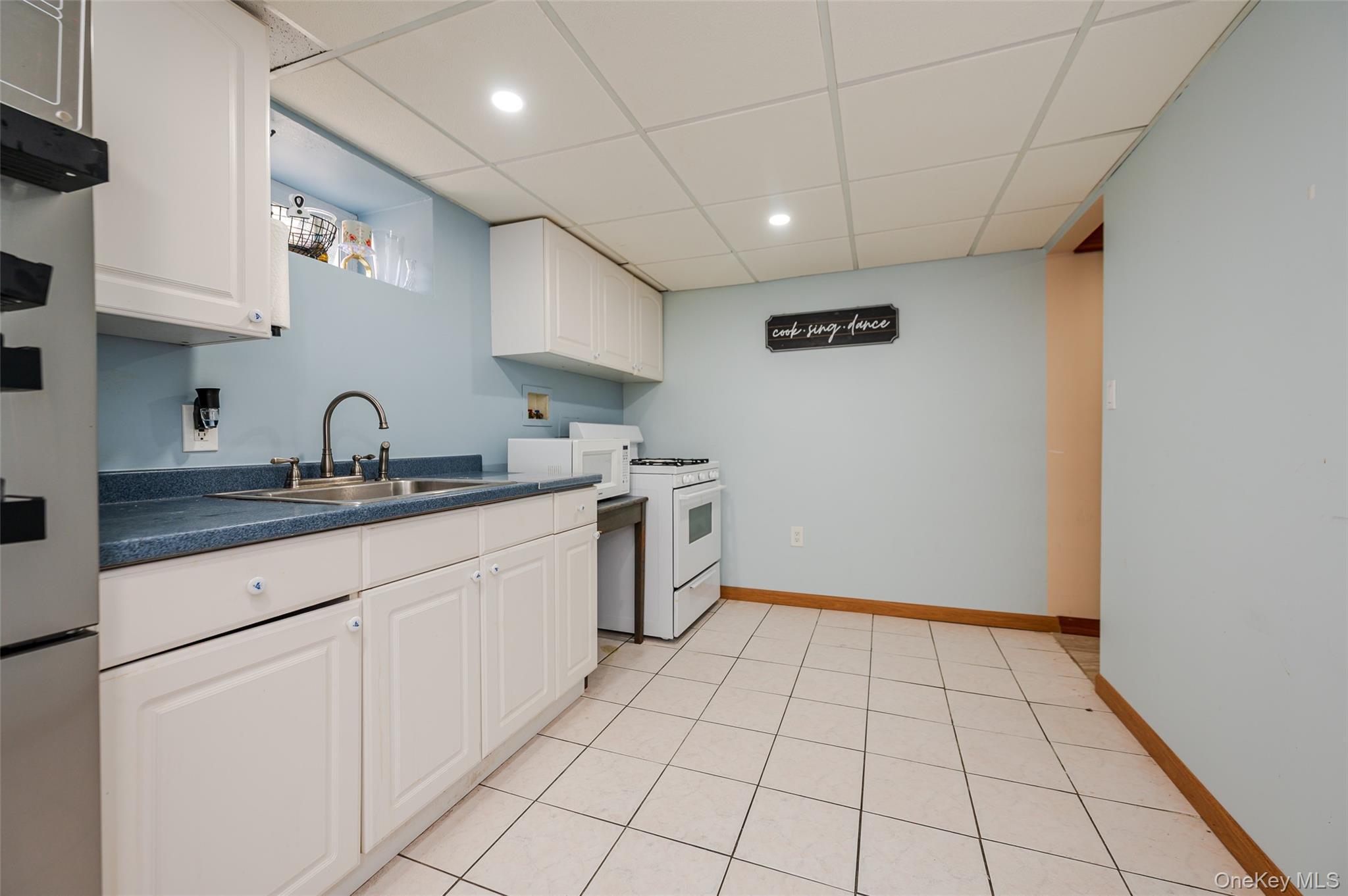 Single Family Collfield Staten Island, NY 10314, MLS-909409-31