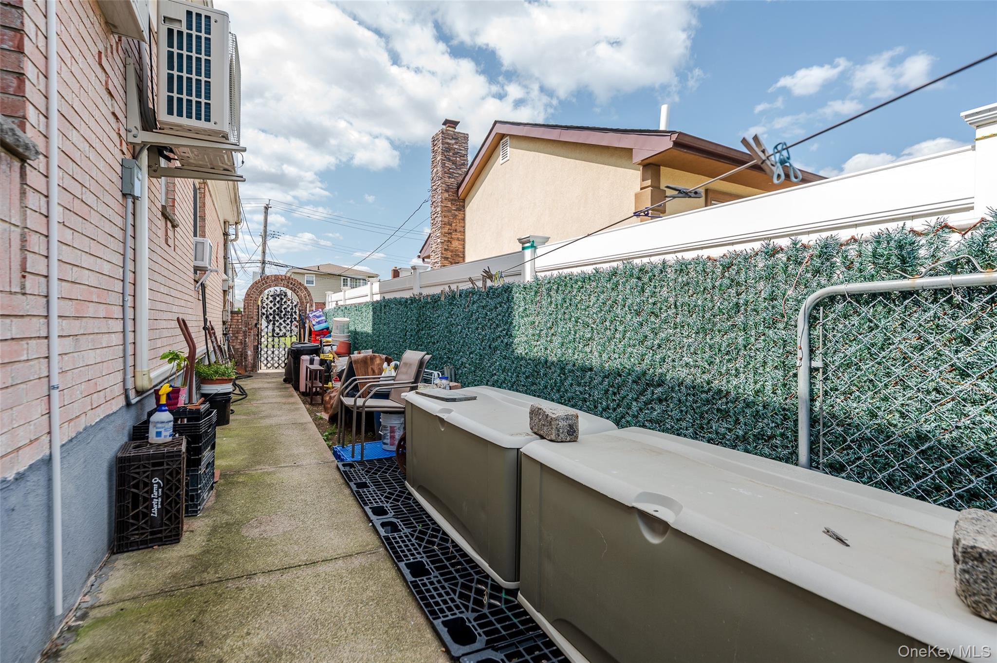 Single Family Collfield Staten Island, NY 10314, MLS-909409-39