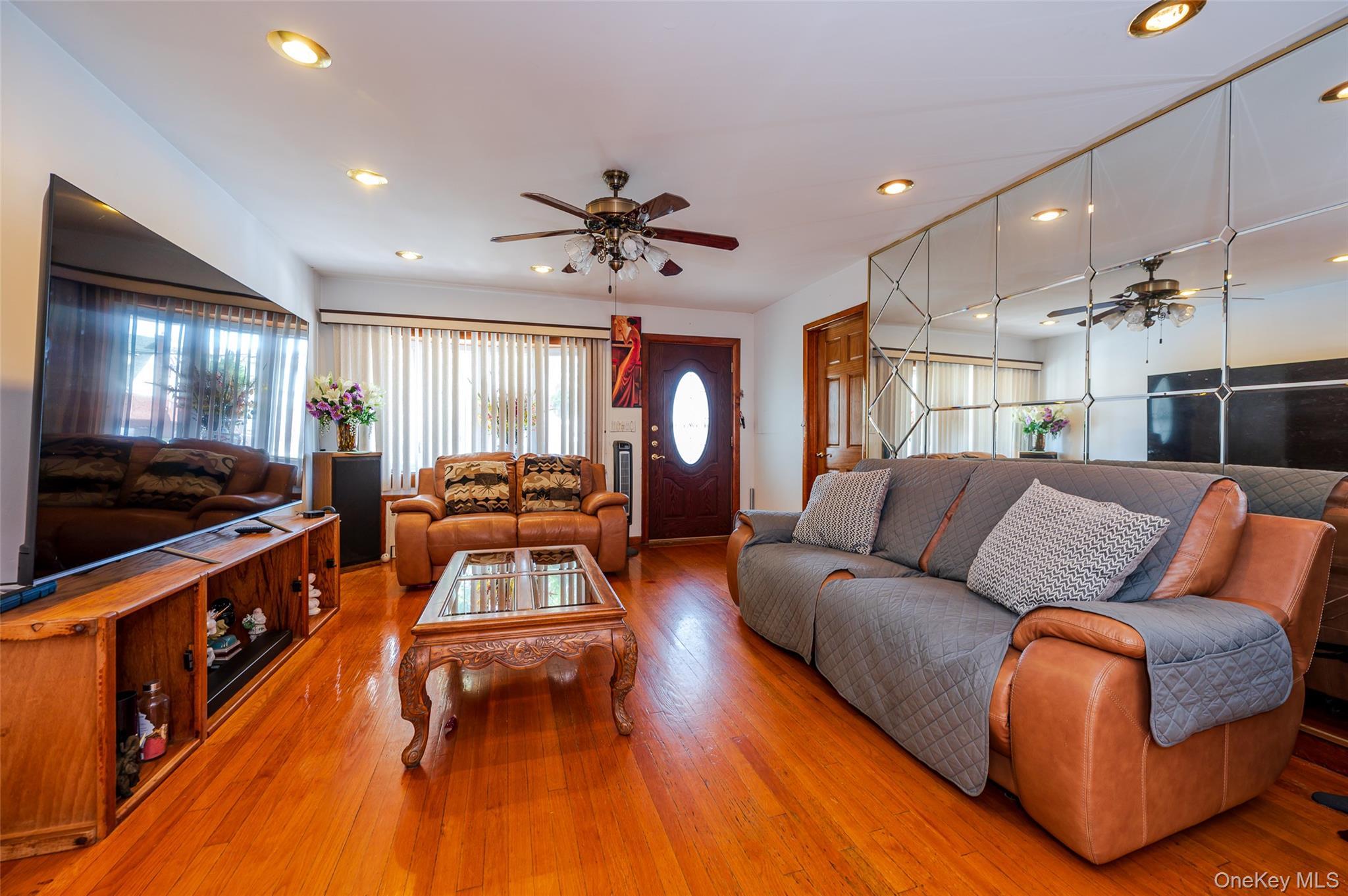 Single Family Collfield Staten Island, NY 10314, MLS-909409-4