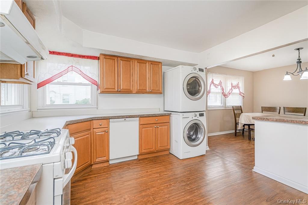 Single Family Finley Staten Island, NY 10306, MLS-909443-16