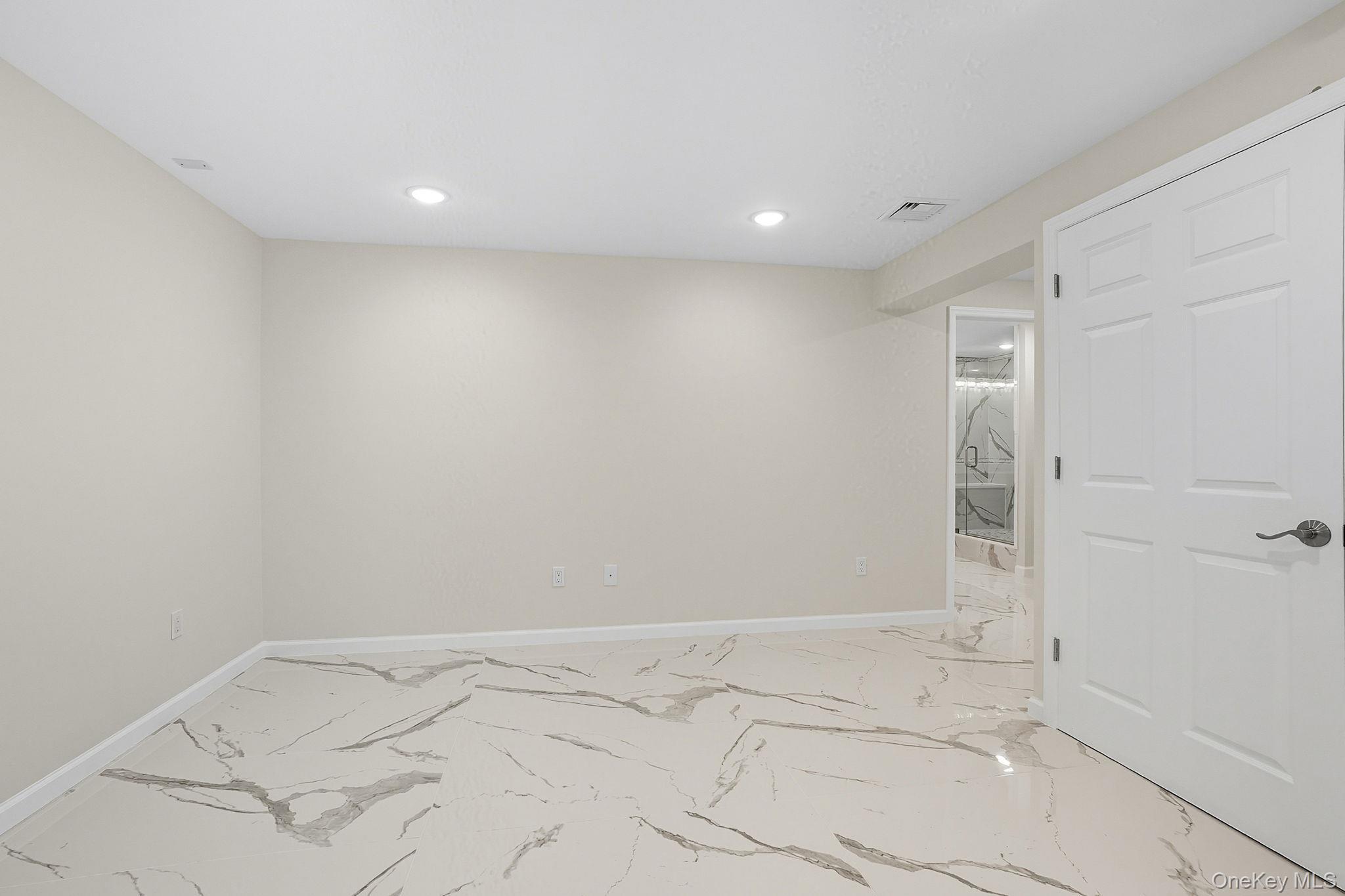 Single Family Red Hawk  Dutchess County, NY 12601, MLS-909444-30