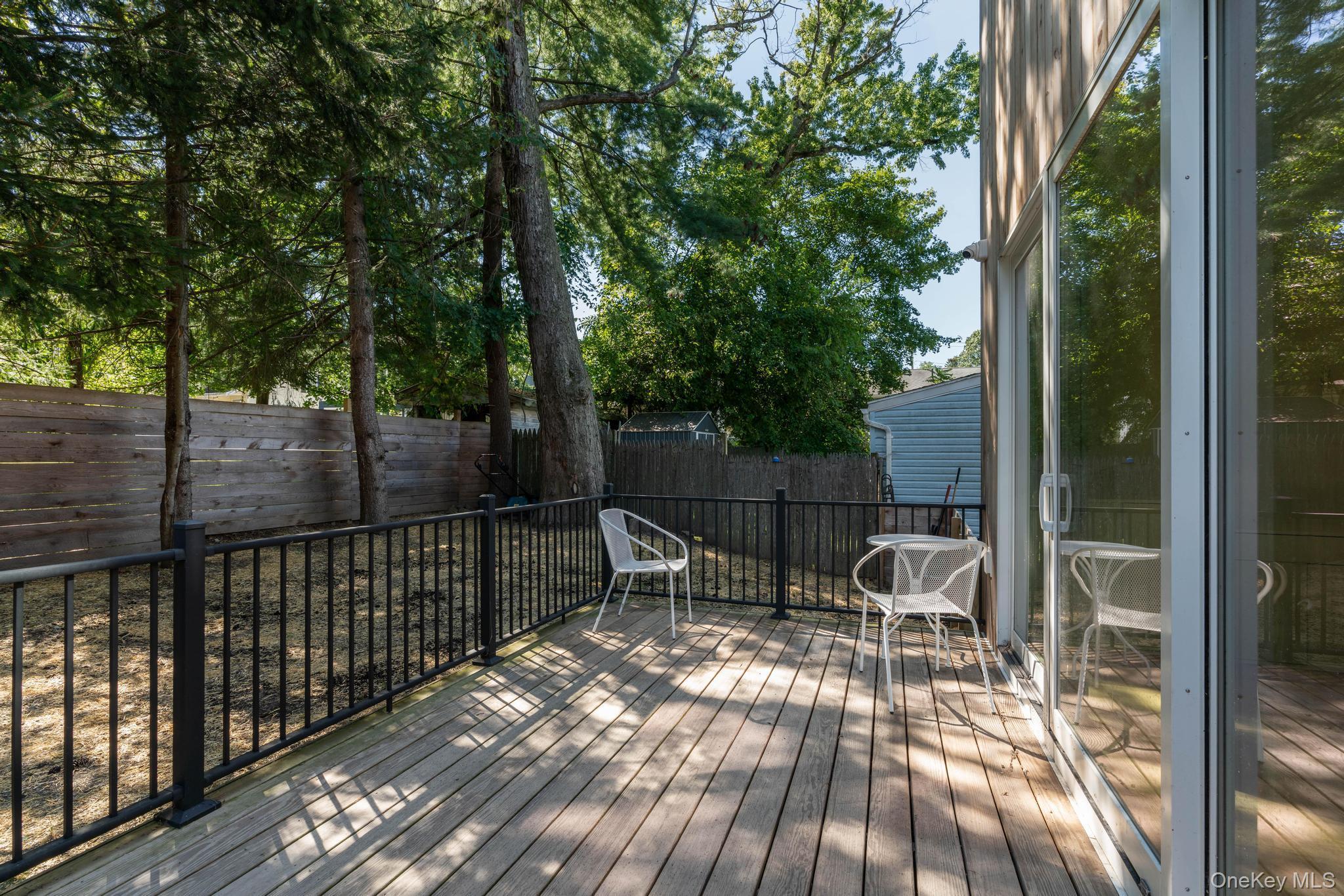 Single Family Glenwood Dutchess County, NY 12603, MLS-909464-11