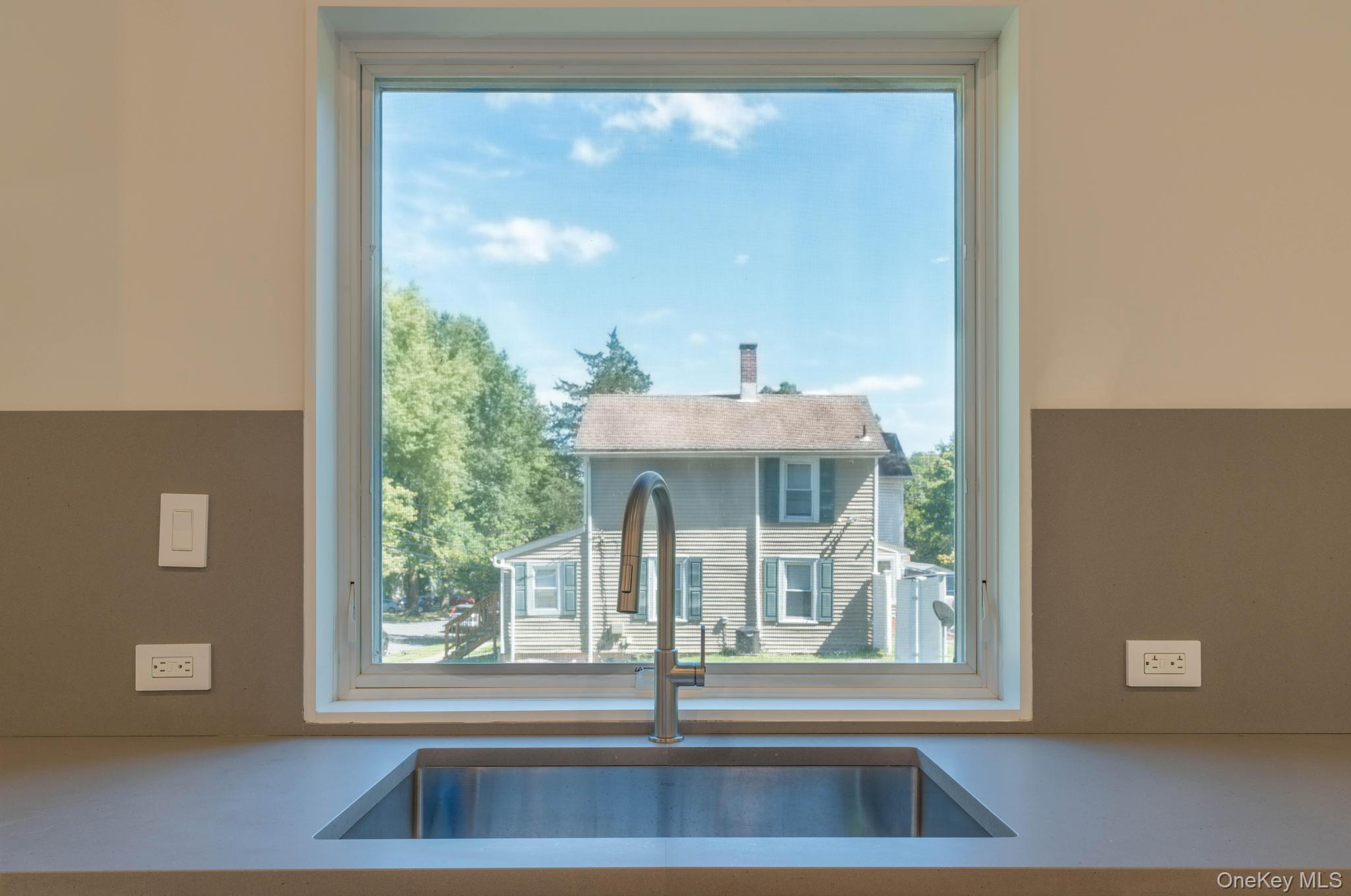 Single Family Glenwood Dutchess County, NY 12603, MLS-909464-17