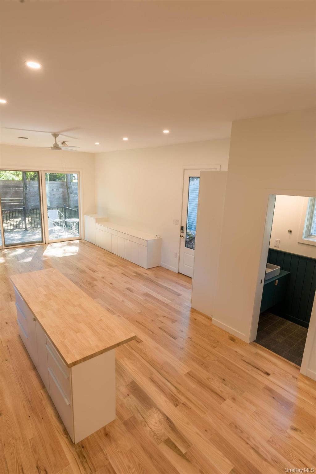 Single Family Glenwood Dutchess County, NY 12603, MLS-909464-19