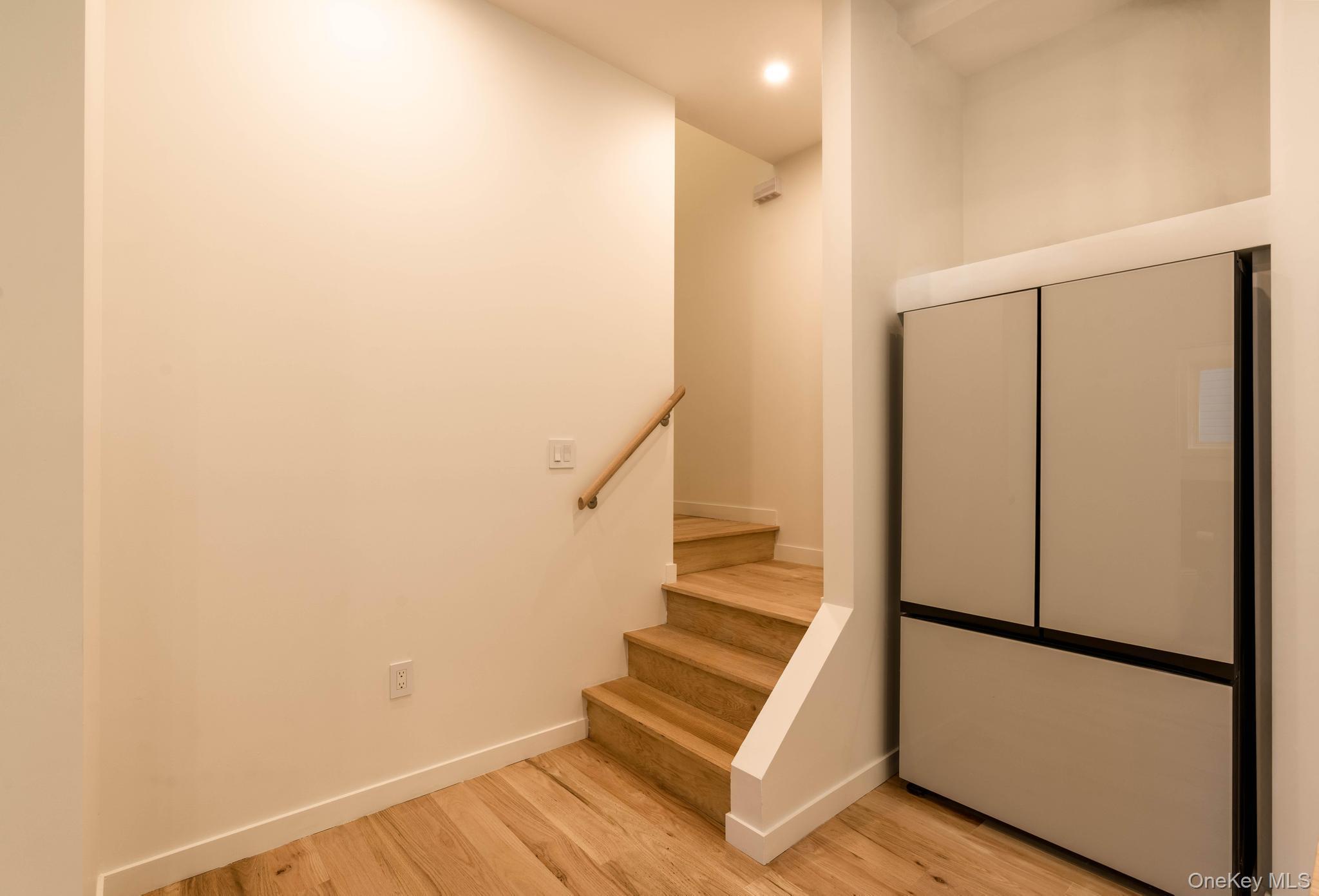 Single Family Glenwood Dutchess County, NY 12603, MLS-909464-21