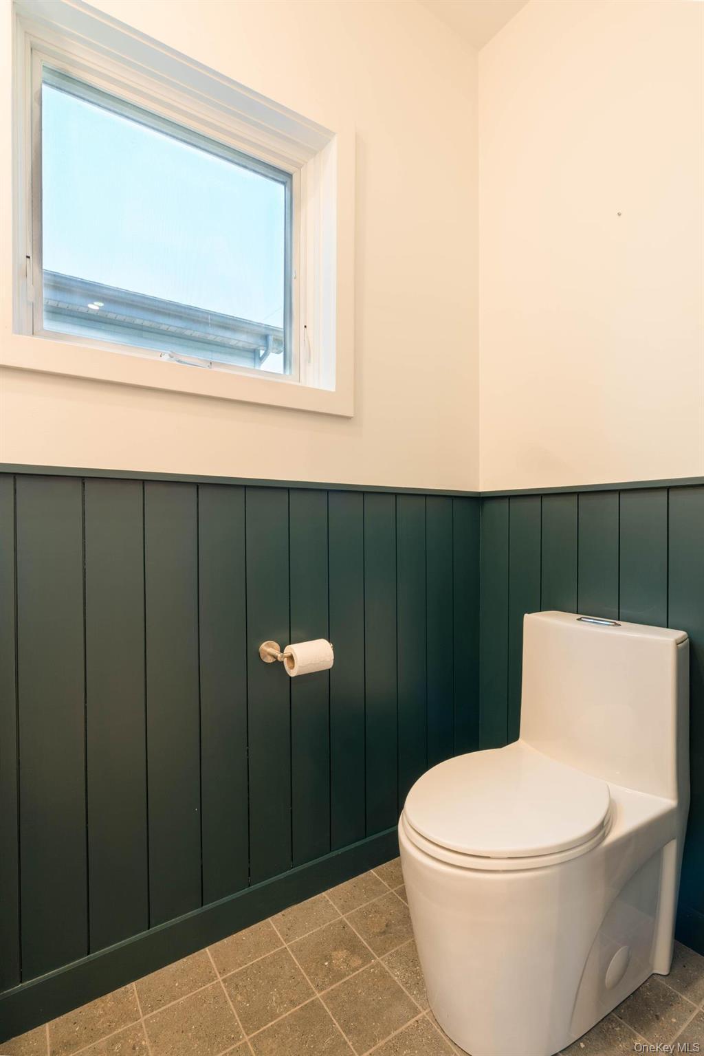 Single Family Glenwood Dutchess County, NY 12603, MLS-909464-23