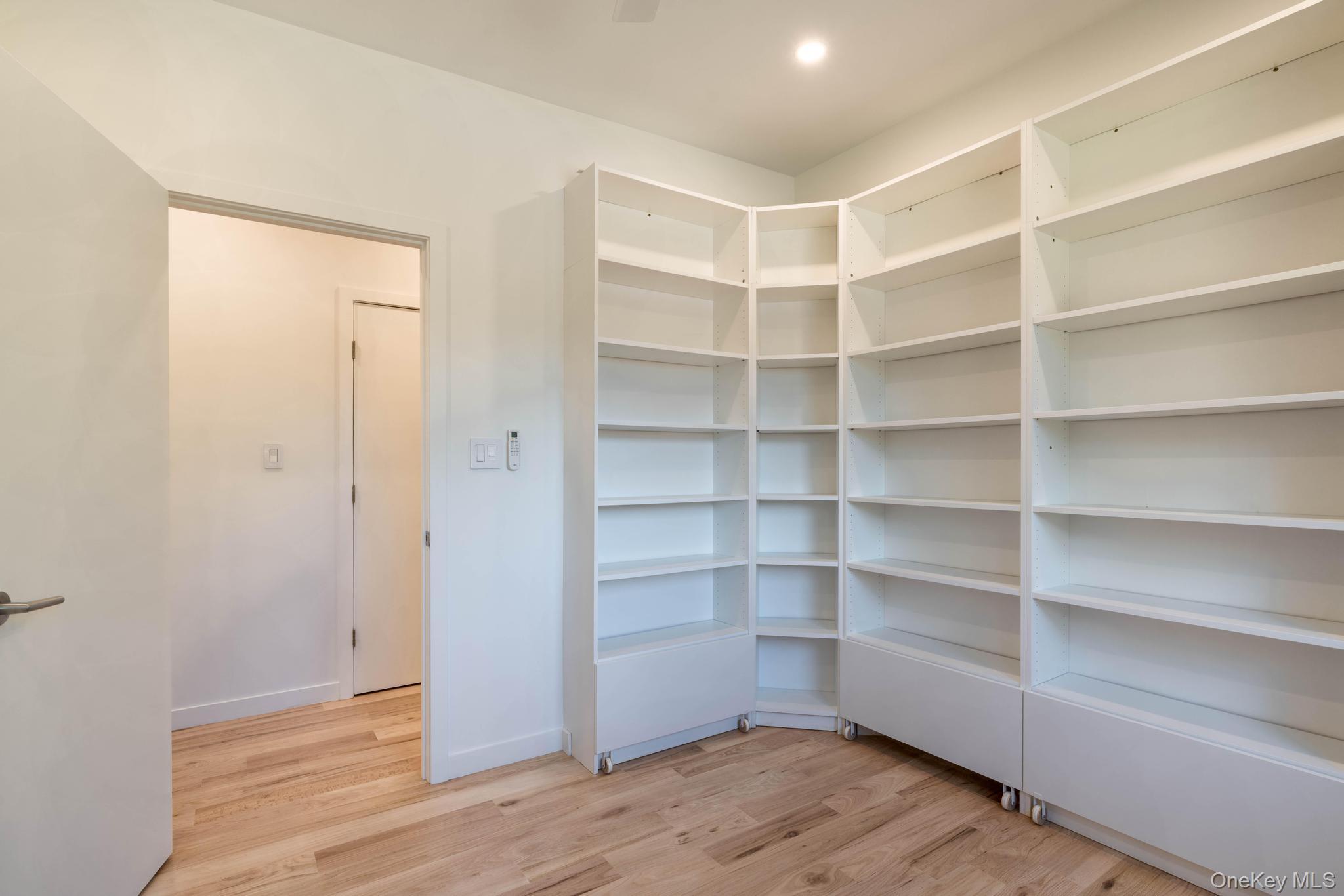 Single Family Glenwood Dutchess County, NY 12603, MLS-909464-27