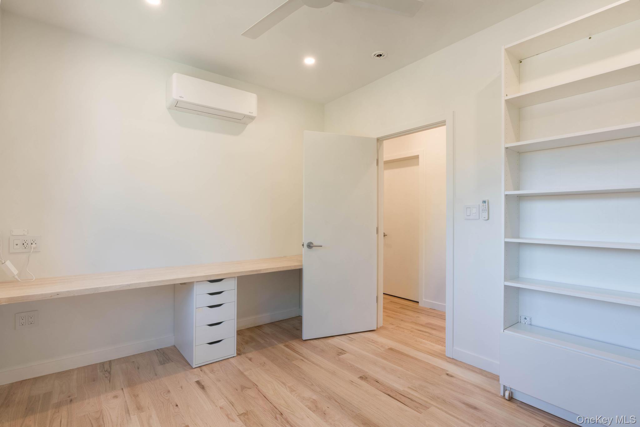 Single Family Glenwood Dutchess County, NY 12603, MLS-909464-28