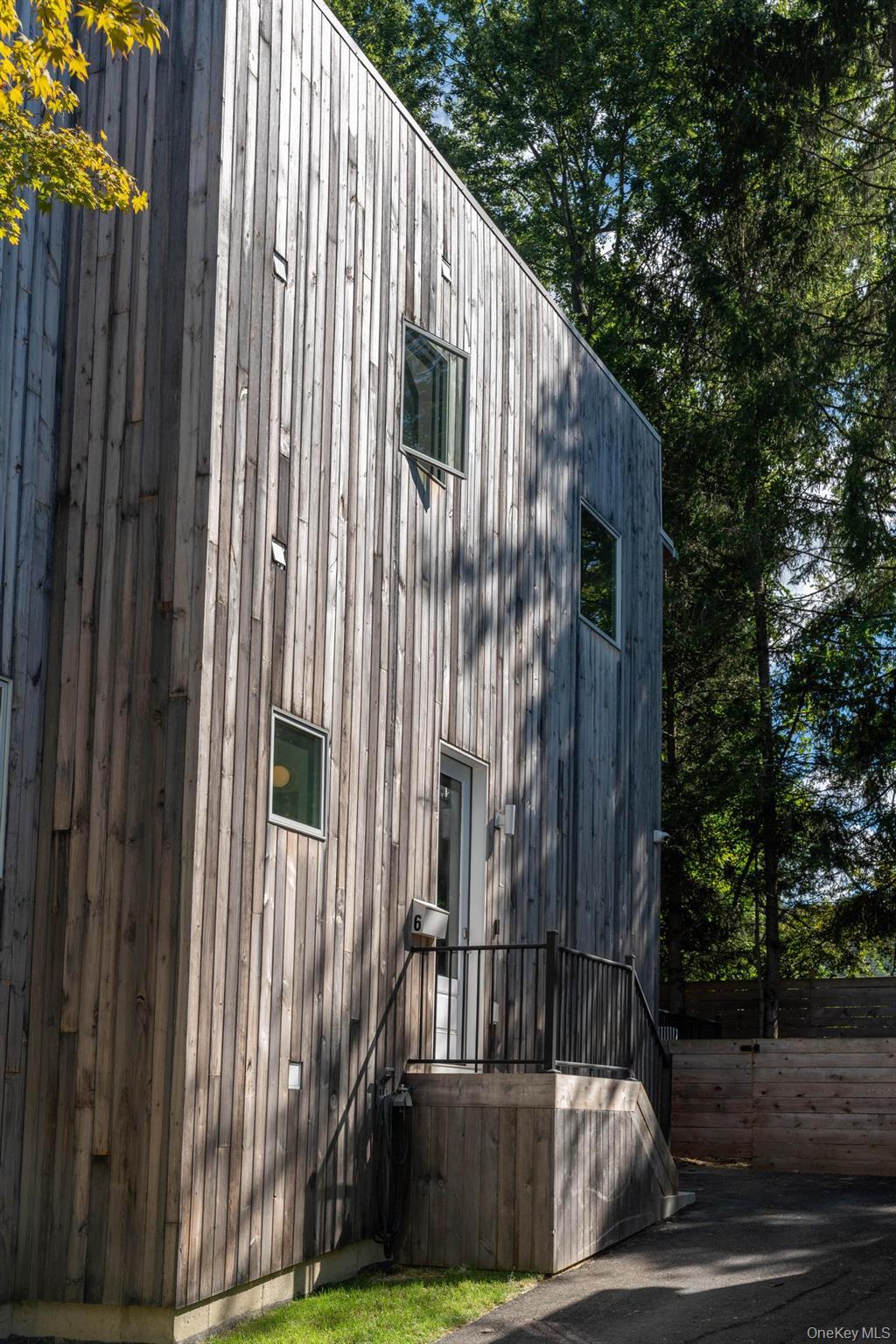 Single Family Glenwood Dutchess County, NY 12603, MLS-909464-3