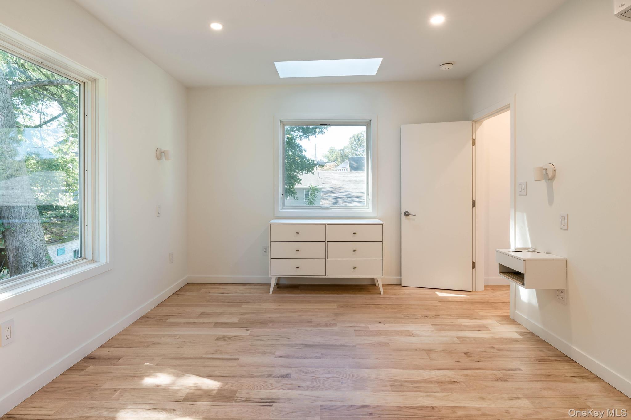 Single Family Glenwood Dutchess County, NY 12603, MLS-909464-38