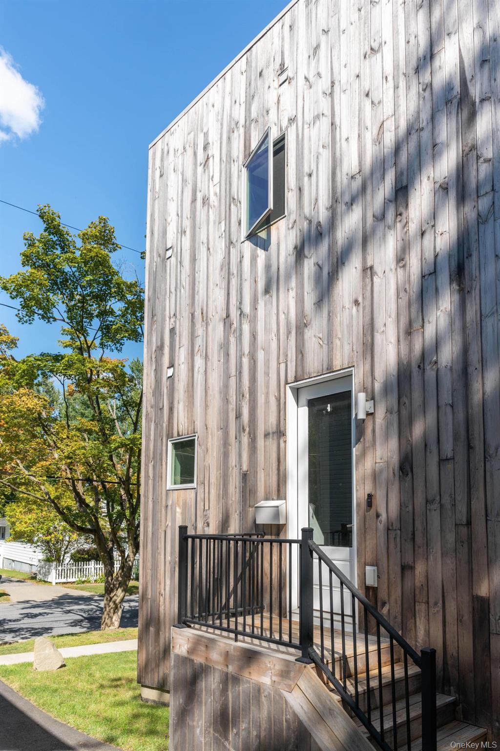 Single Family Glenwood Dutchess County, NY 12603, MLS-909464-4