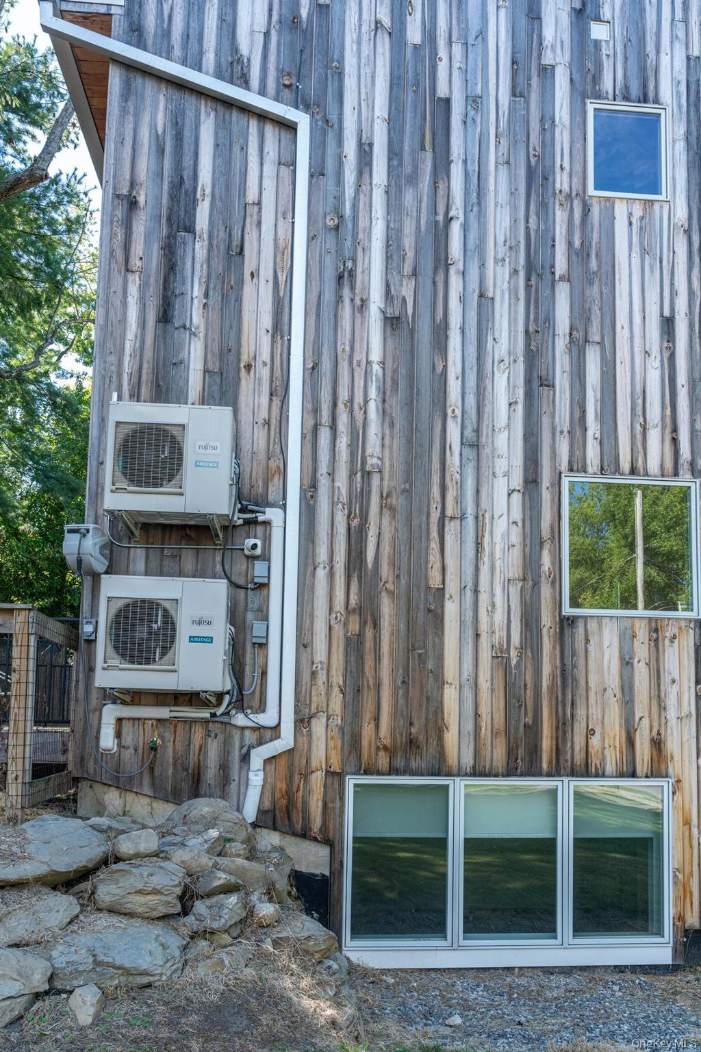 Single Family Glenwood Dutchess County, NY 12603, MLS-909464-6