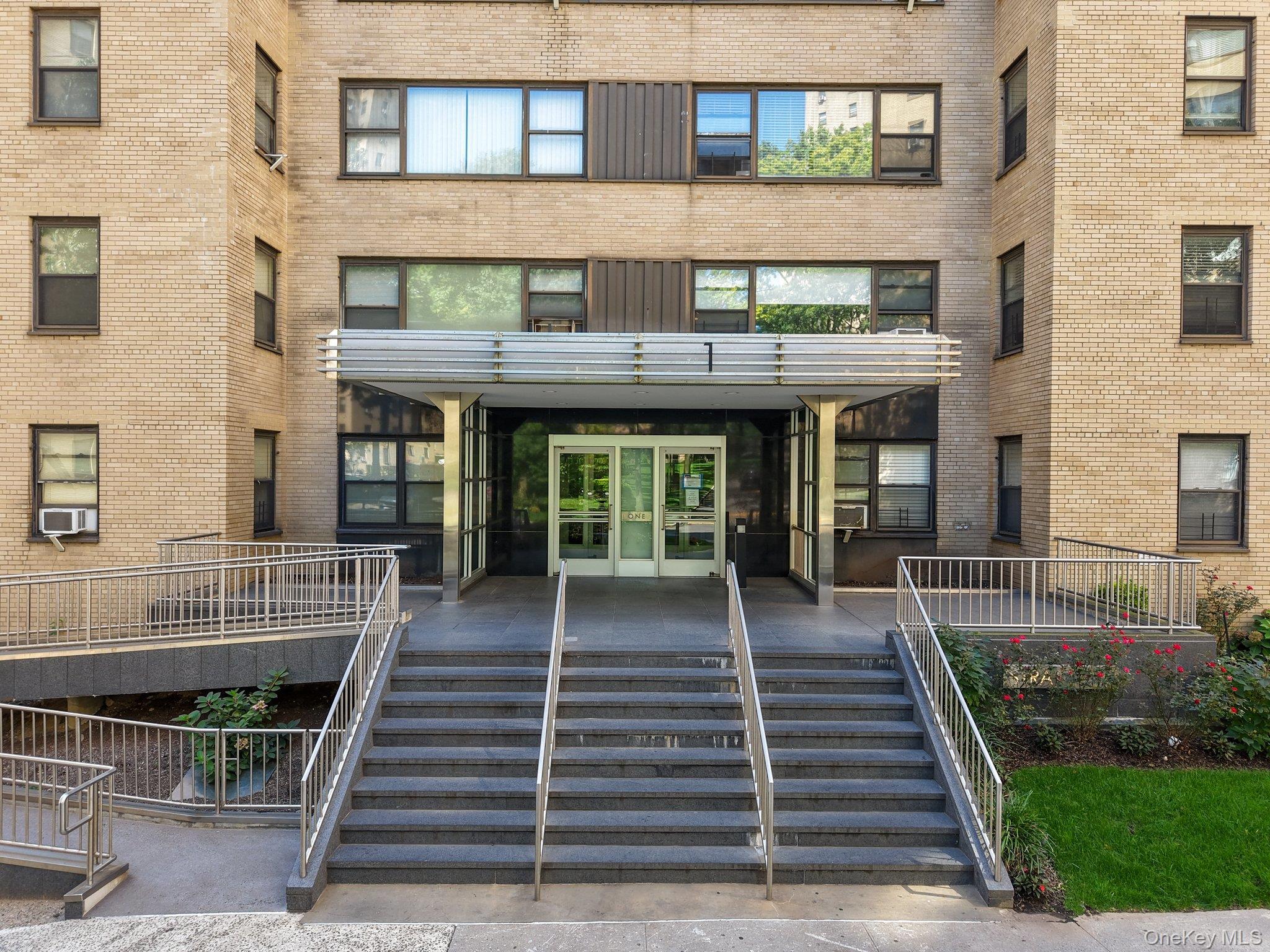 Coop Fordham Hill Oval Bronx, NY 10468, MLS-909476-2