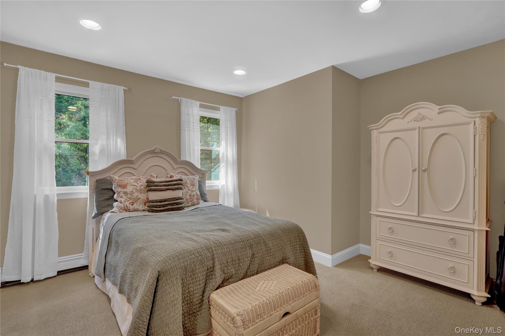 Single Family Cliff Suffolk County, NY 11777, MLS-909482-25