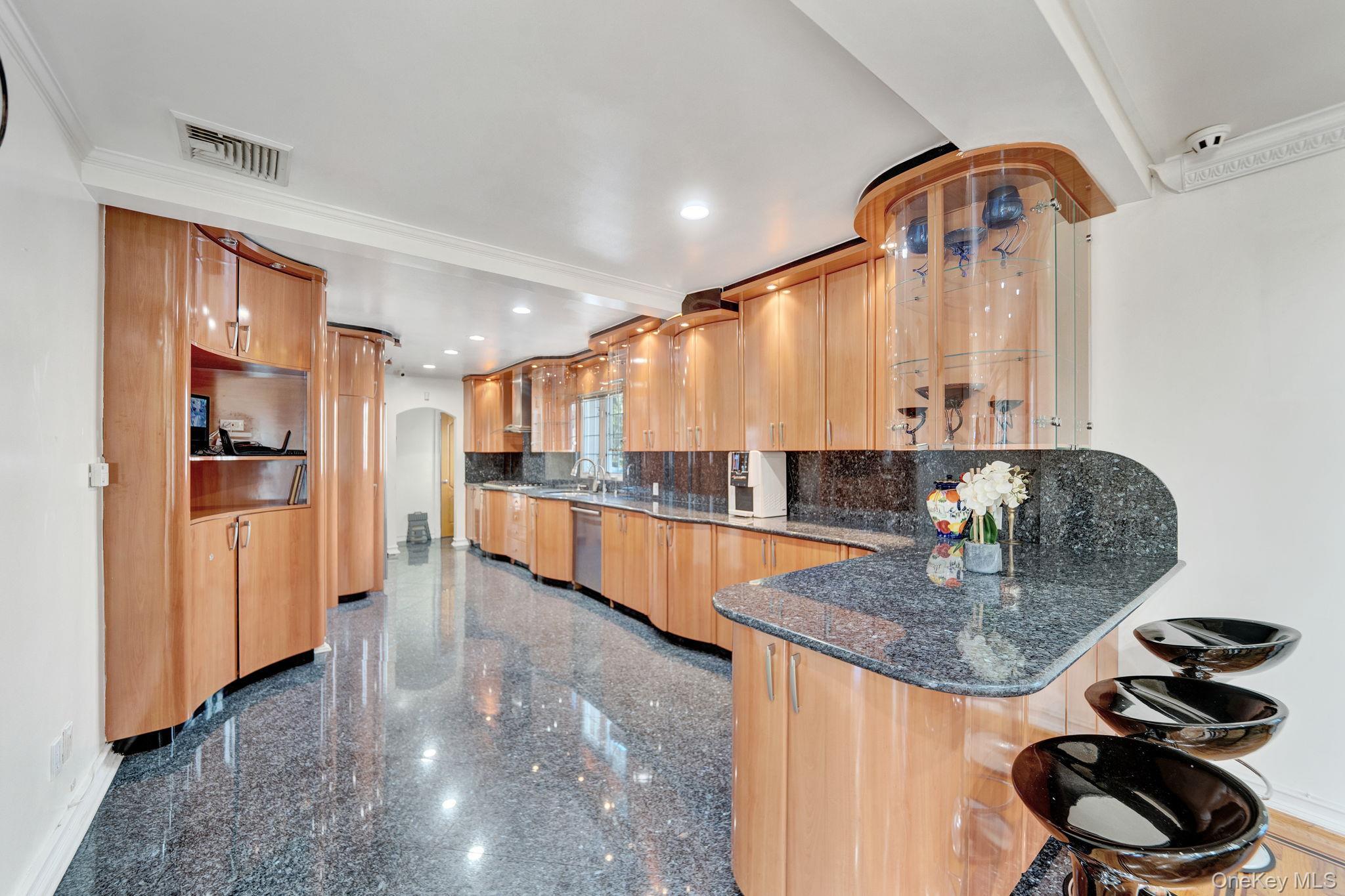 Single Family 194th Queens, NY 11366, MLS-909489-10