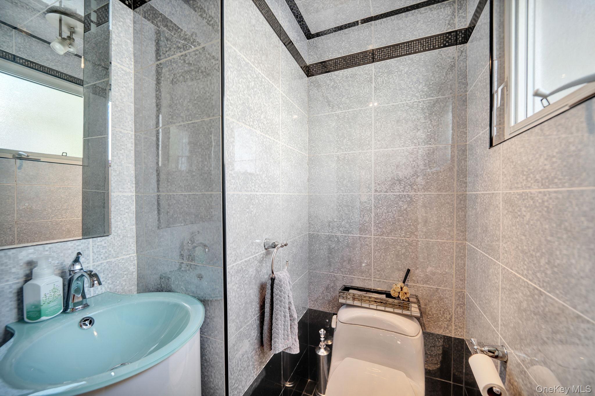 Single Family 194th Queens, NY 11366, MLS-909489-17