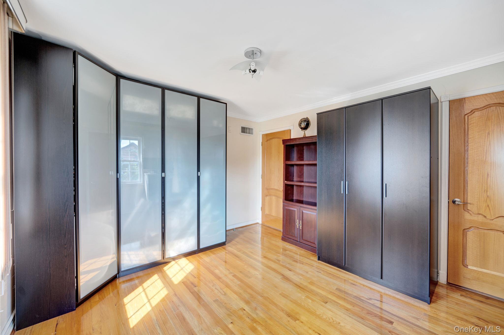 Single Family 194th Queens, NY 11366, MLS-909489-18