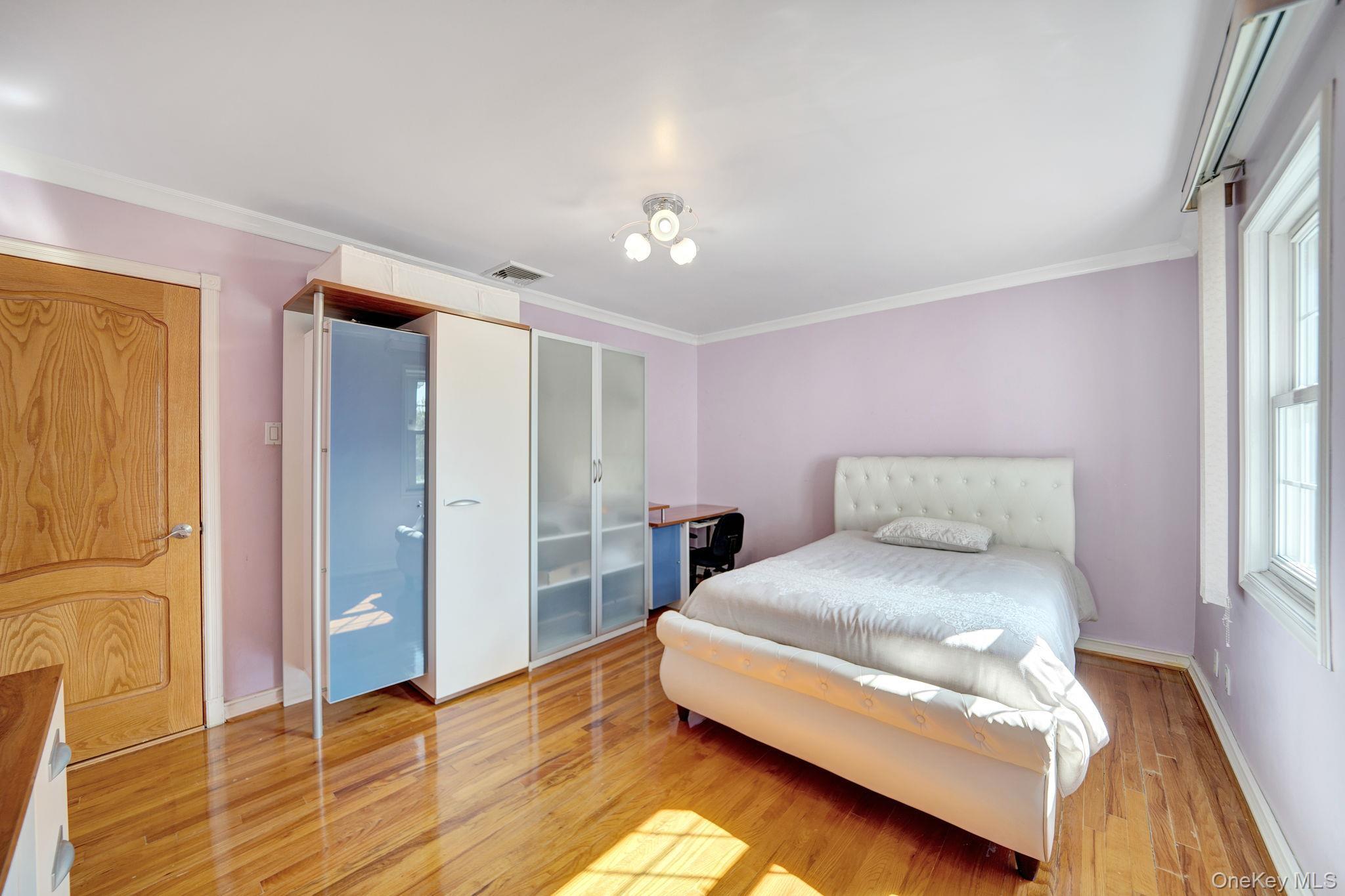 Single Family 194th Queens, NY 11366, MLS-909489-20