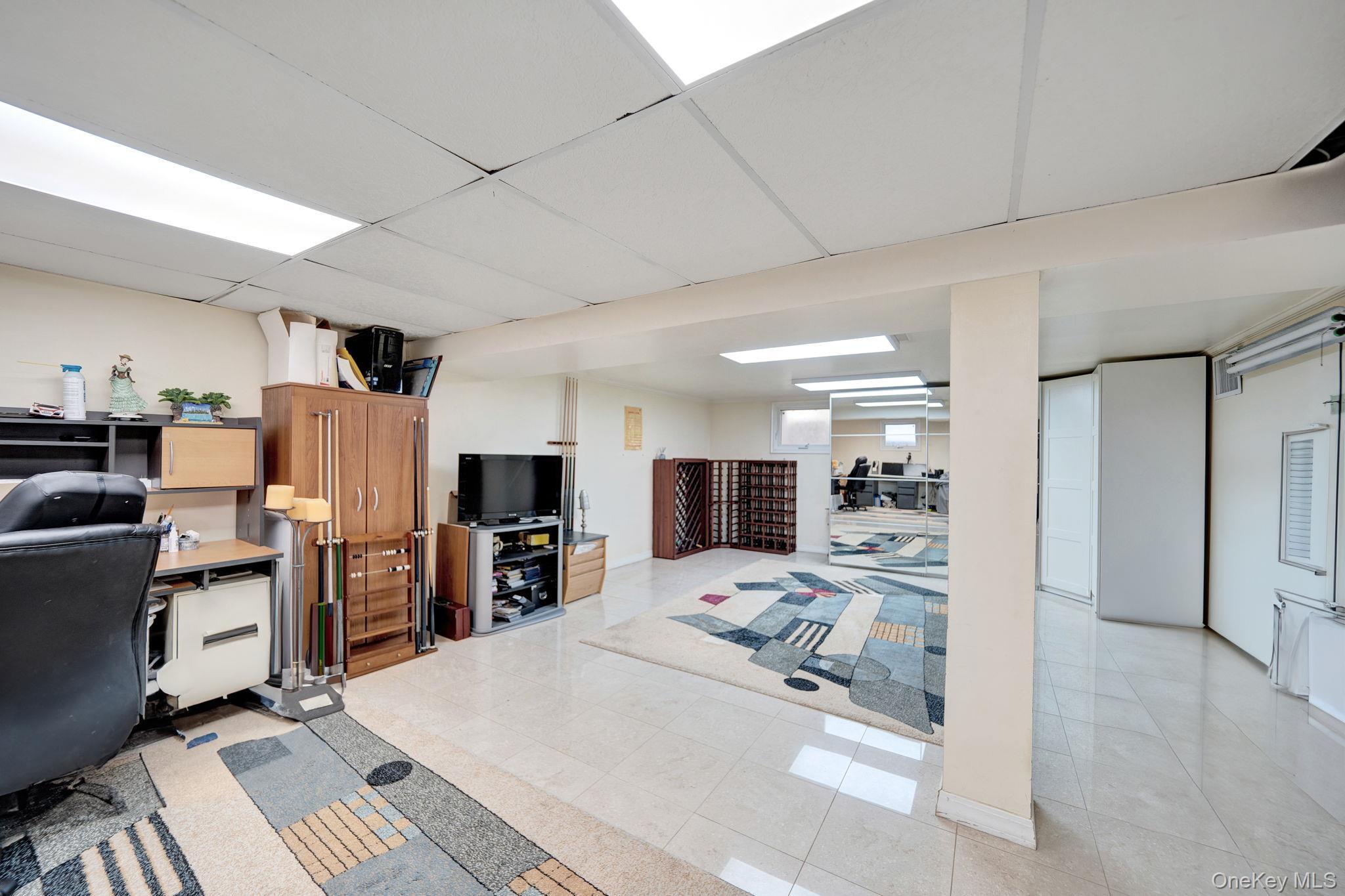 Single Family 194th Queens, NY 11366, MLS-909489-27